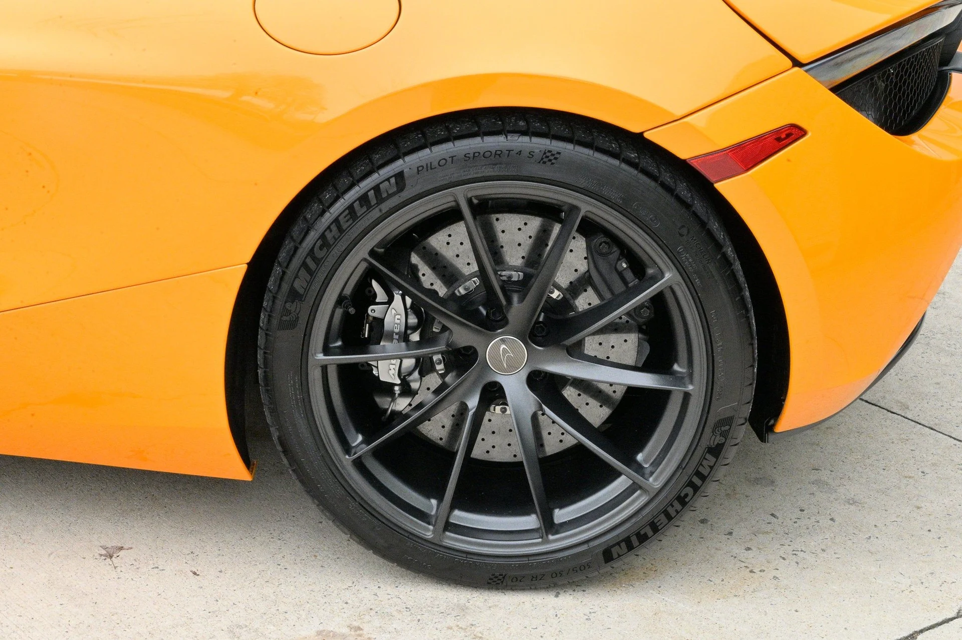 mph009_3902003631_c3473d604014405eaa47b5457a307161_bc1a392675