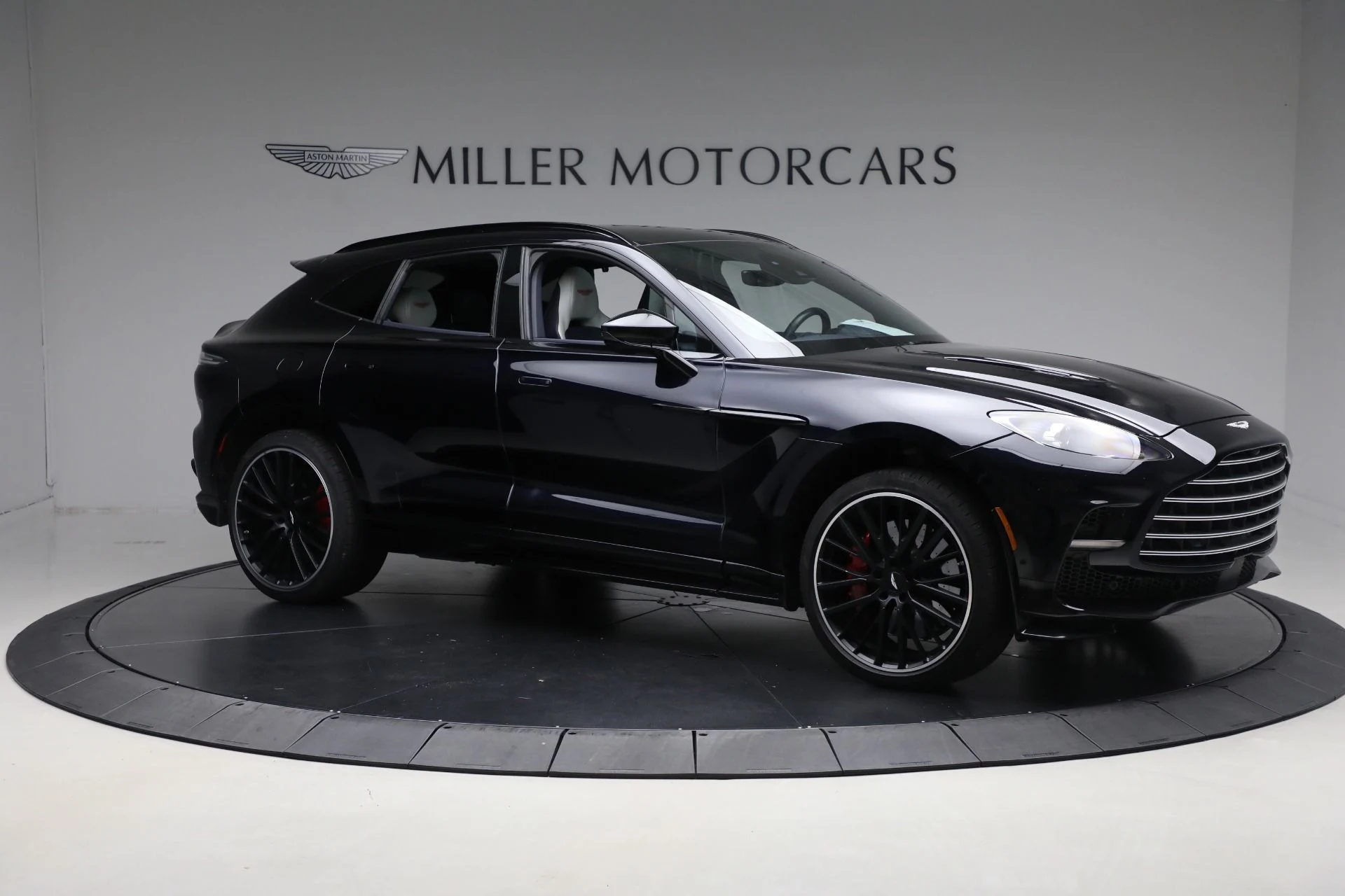 mph009_3912405904_Used_2023_Aston_Martin_DBX_707_aaf71df376