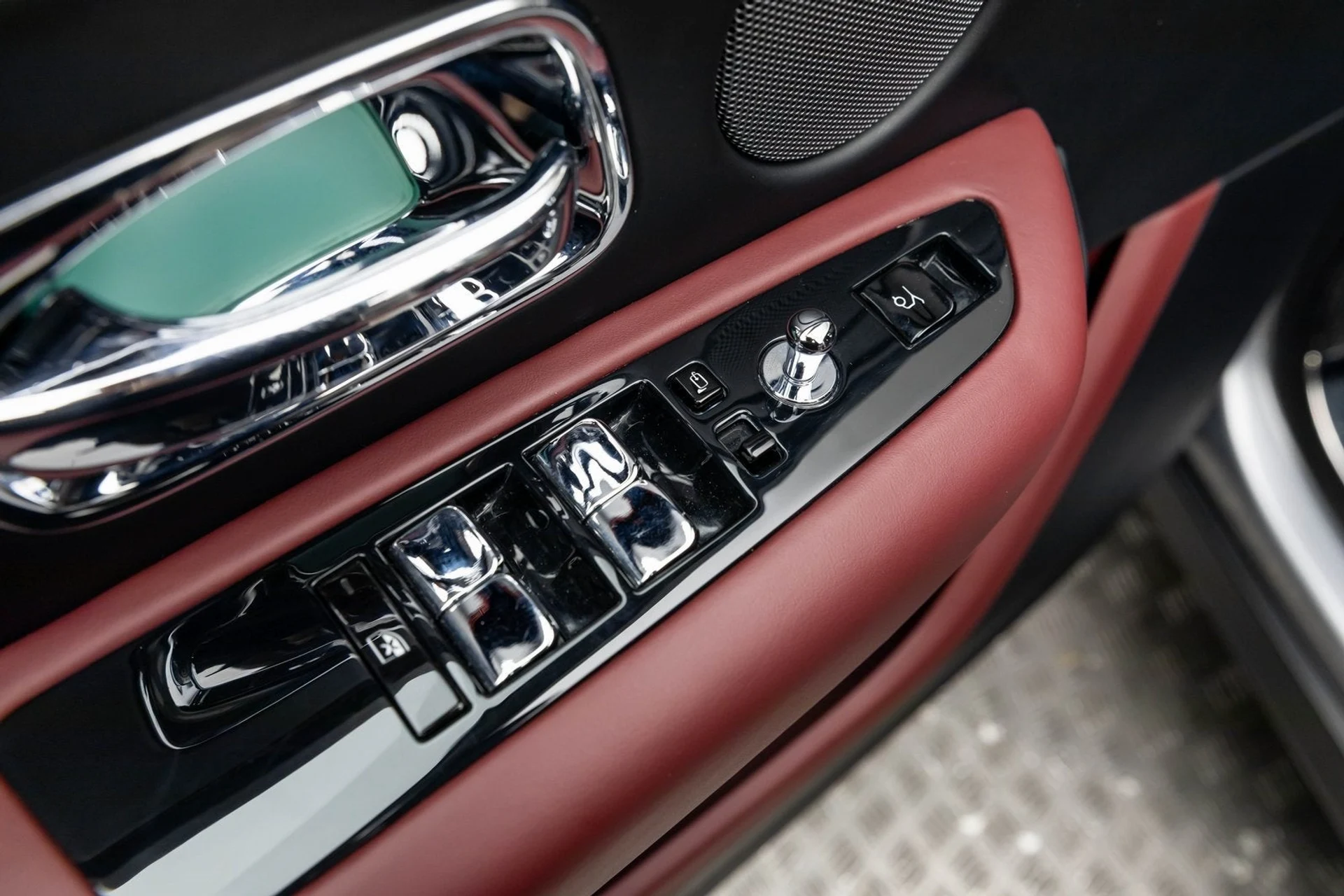 mph009_3912856728_10_626506d3db