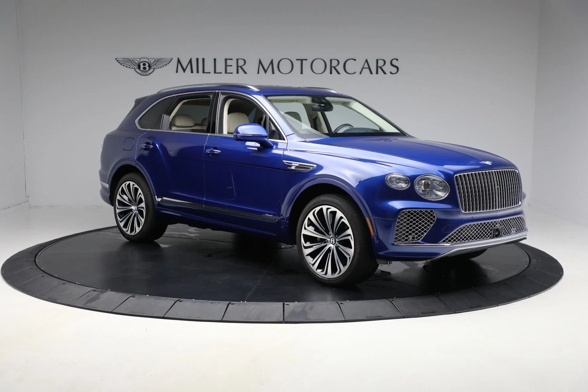 mph009_3912968088_Used_2024_Bentley_Bentayga_Azure_V8_197aebd62b