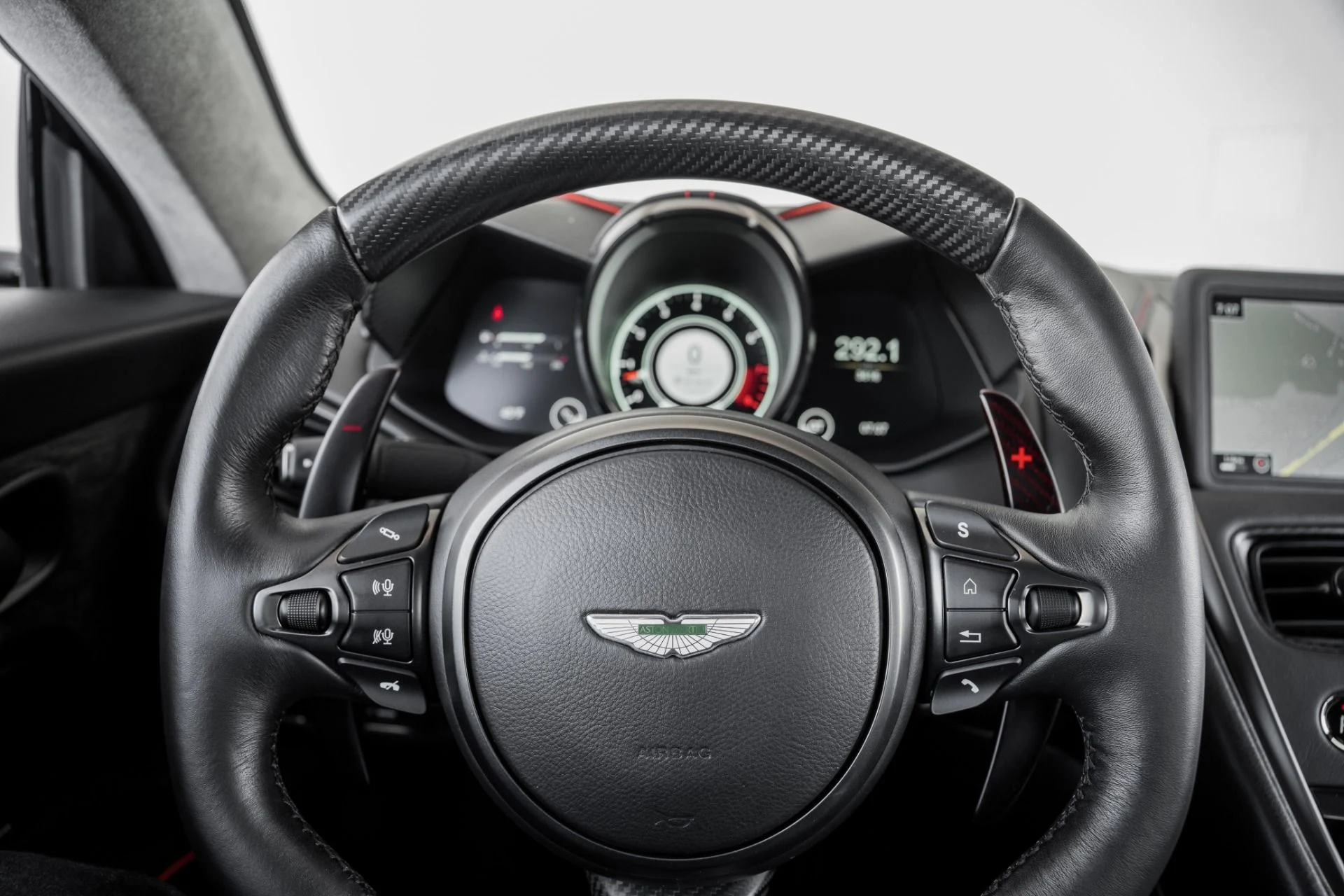 mph009_3921531327_Used_2020_Aston_Martin_DBS_Superleggera_007_OHMSS_Edition_1679175725_71e60cb830