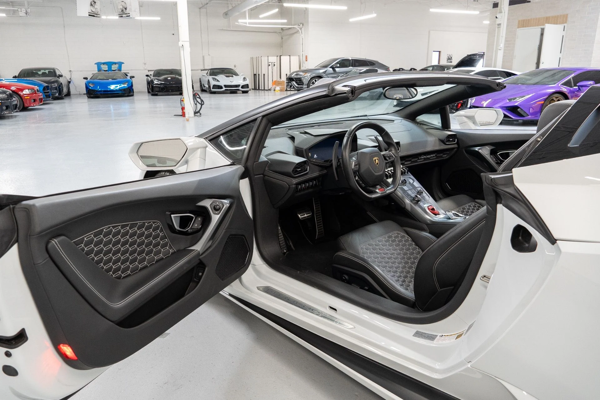 mph009_3925661640_Used_2017_Lamborghini_Huracan_LP_580_2_Spyder_1772480495_c8c86019f4