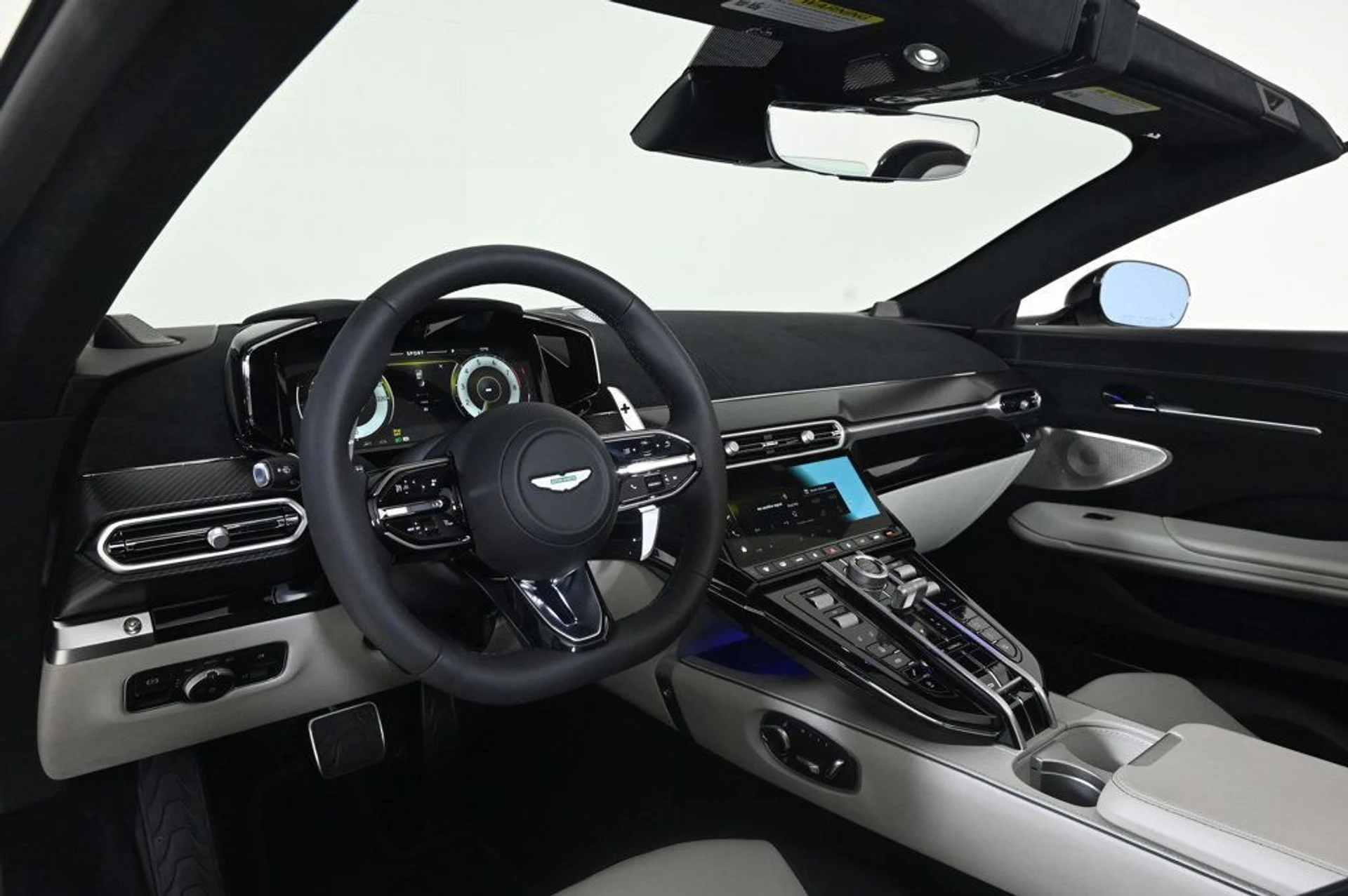 mph009_3925964038_new_2026_aston_martin_vantage_sroadster_11350_22956754_9_1024_d29841480c