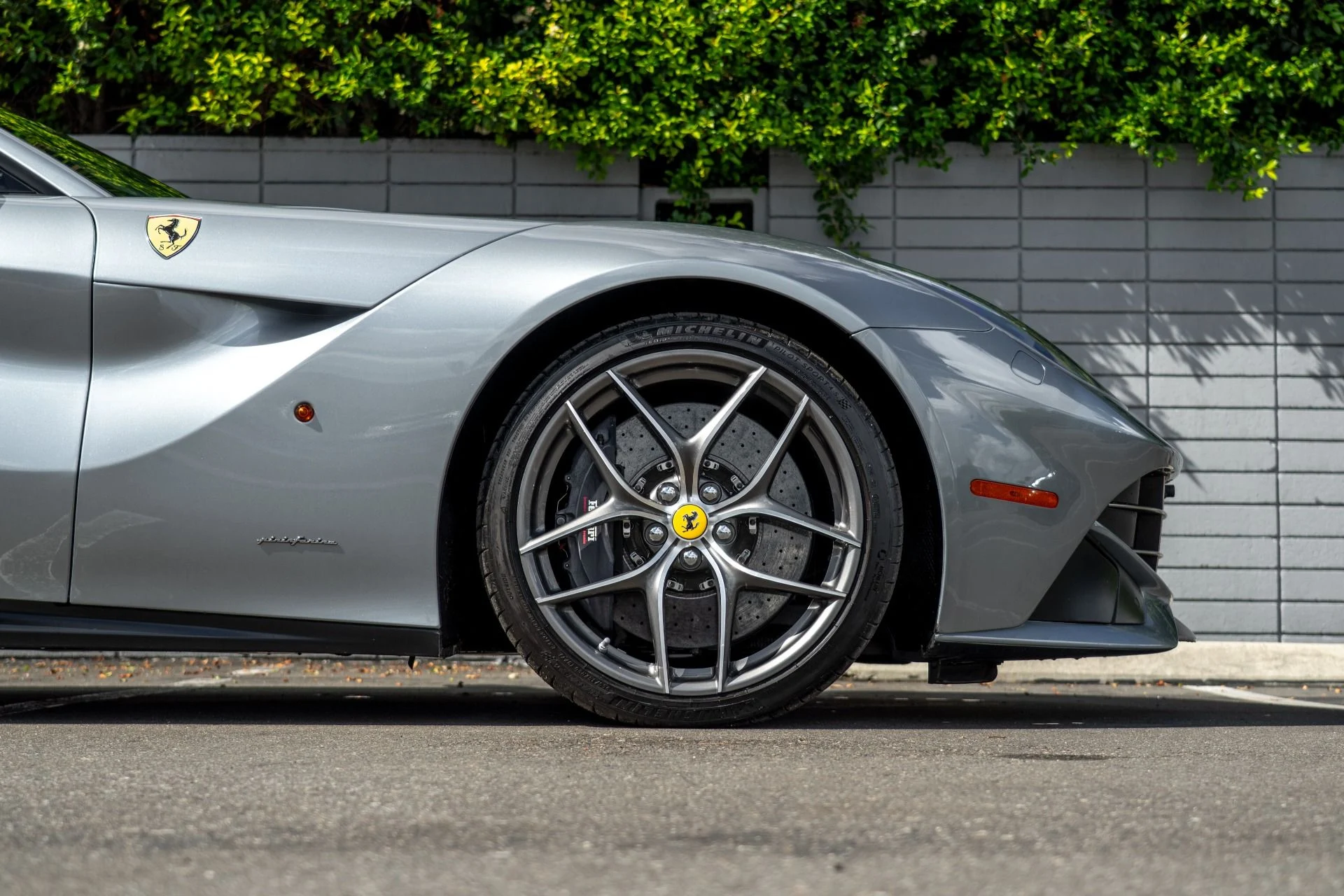 mph009_3930470957_Used_2016_Ferrari_F12berlinetta_1760560536_12ee57b017