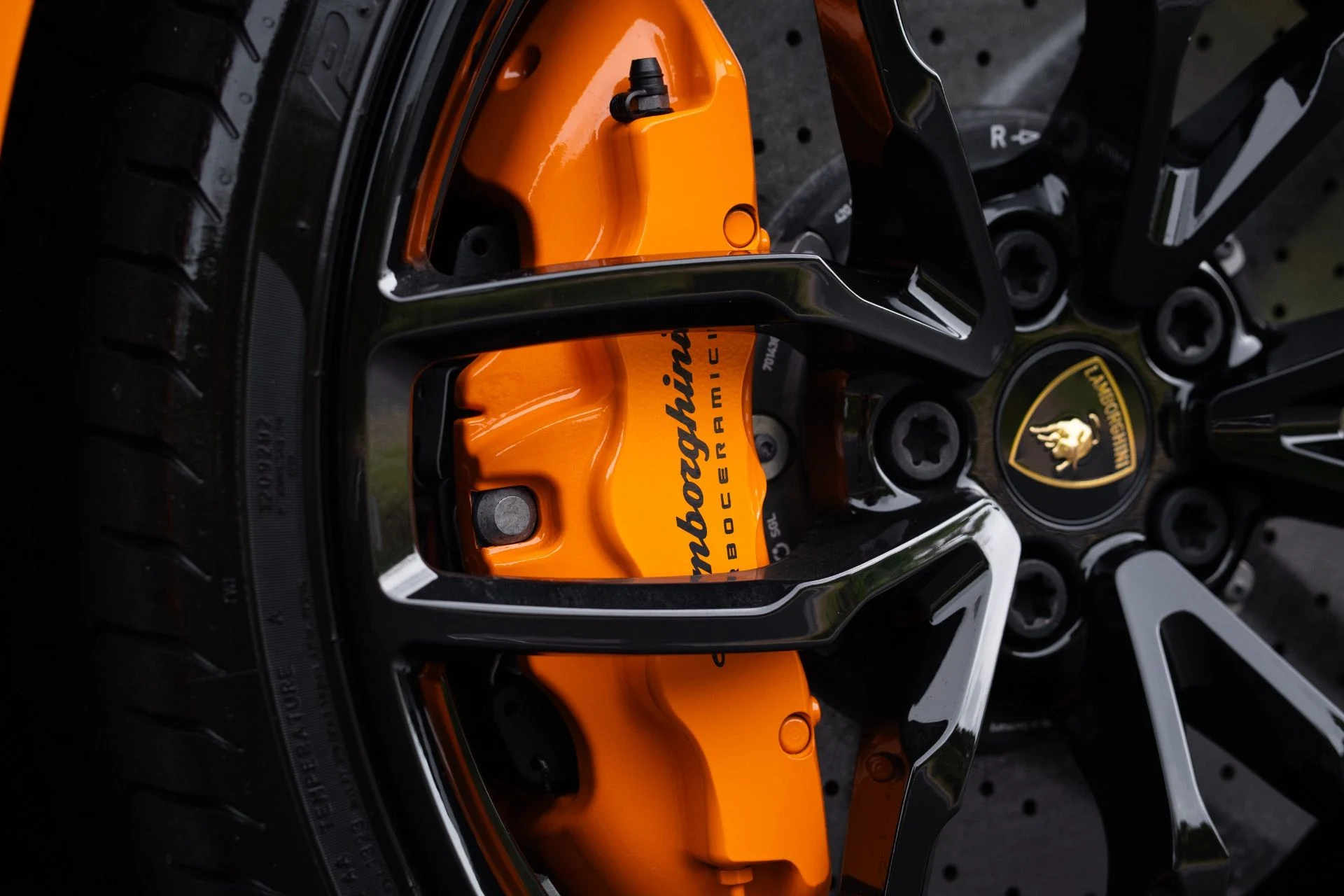 mph009_3933326038_Used_2016_Lamborghini_Huracan_LP_610_4_1780109643_f1d5c3ee37