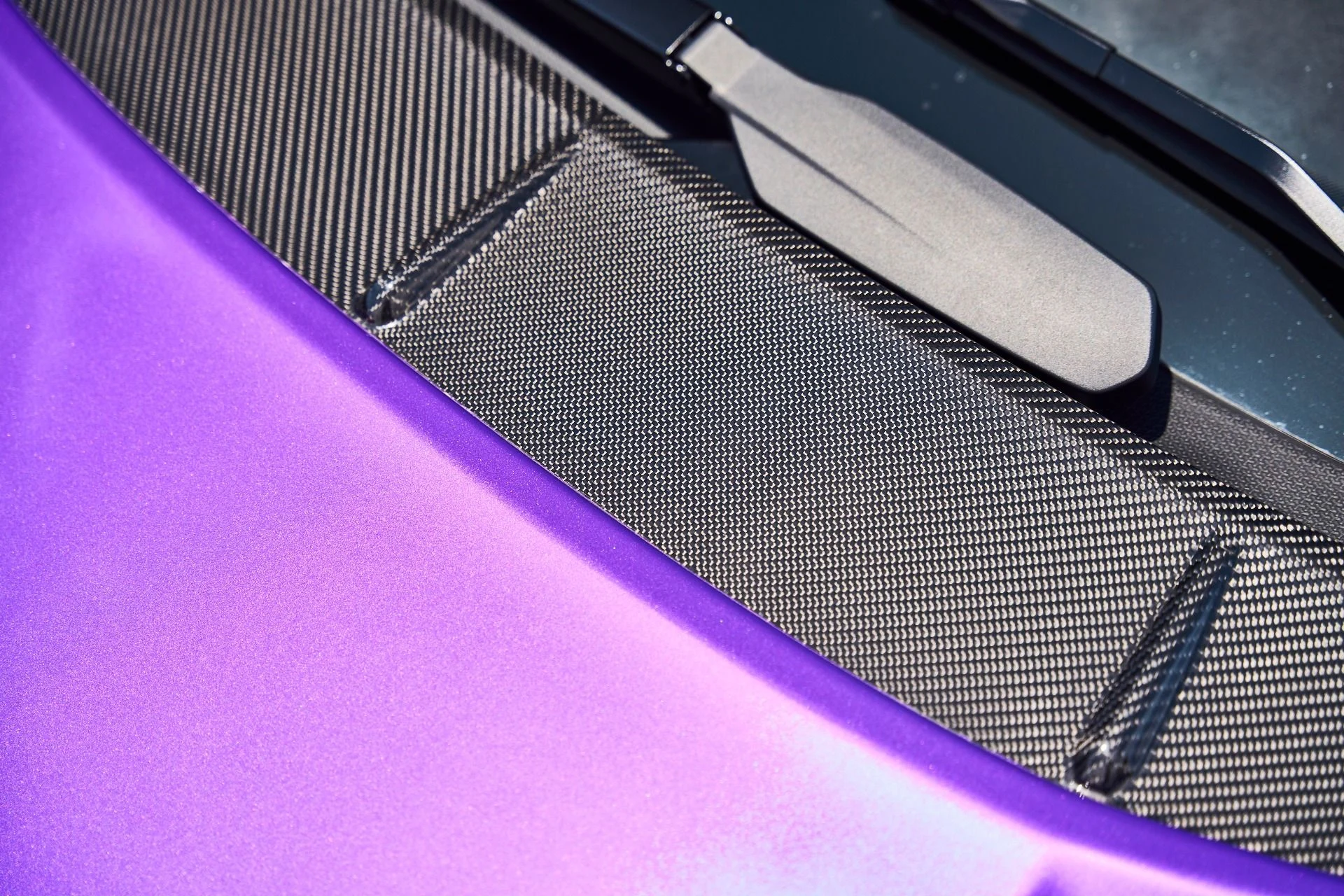 mph009_3937055595_Used_2025_Lamborghini_Revuelto_Base_1784242595_1061a45136