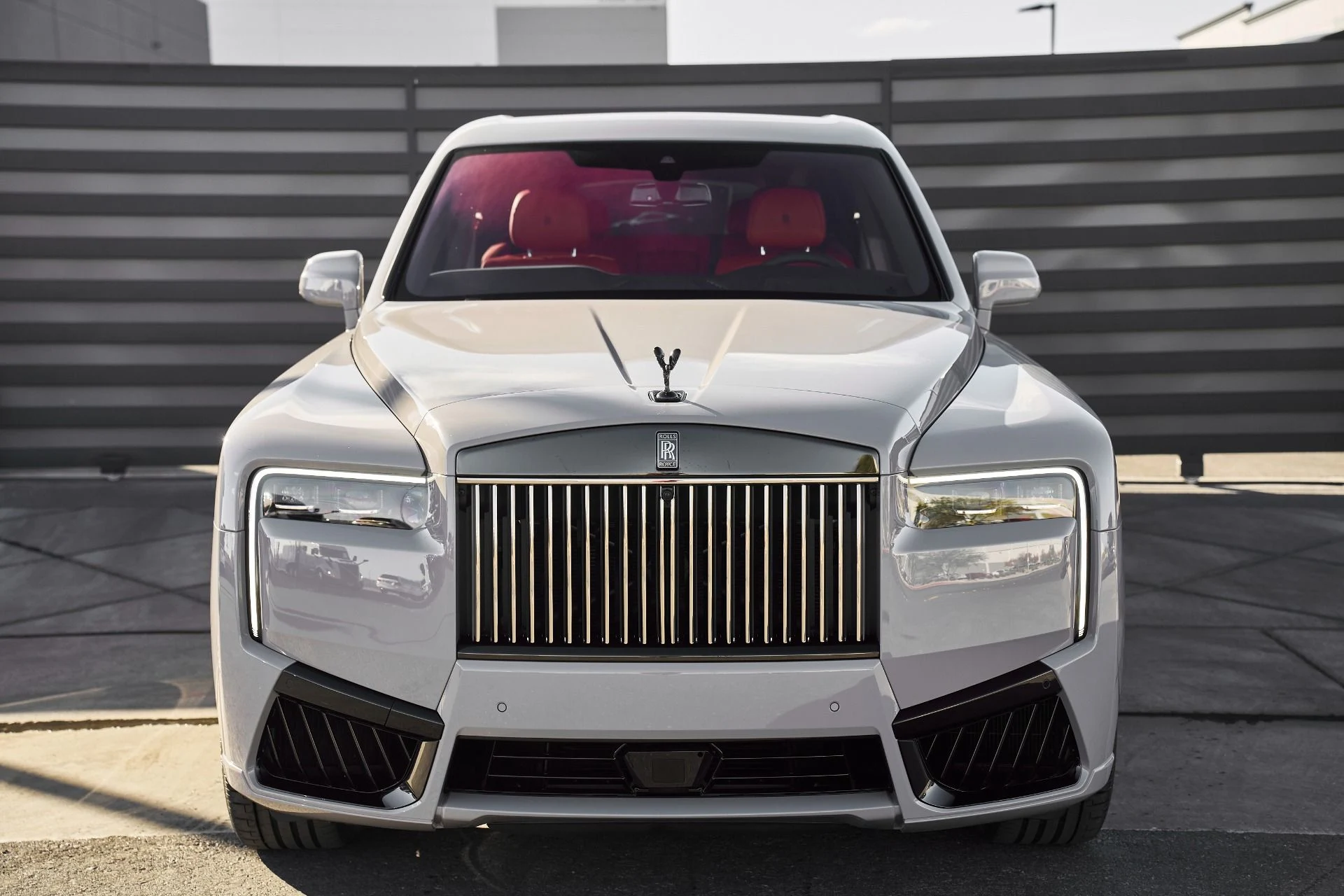 mph009_3941550682_Used_2025_Rolls_Royce_Cullinan_1775588053_543be737bf