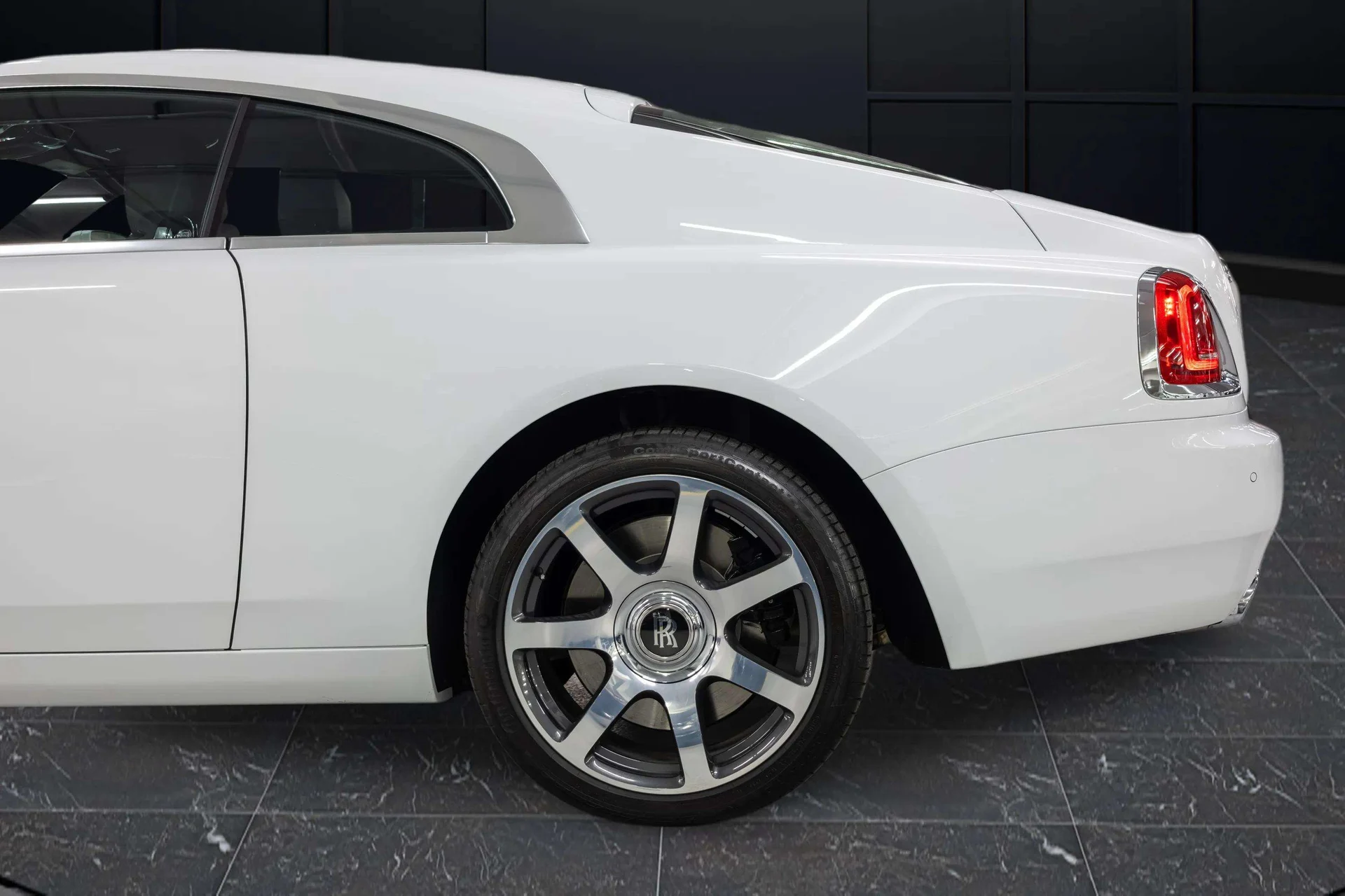 mph009_3943040533_da3750b3_f2d9_4c07_9b44_afa7ed8f2315_201920_Rolls_Royce20_Wraith2028_SCA_665_C52_KUX_8724329_8_a375a9c5d7