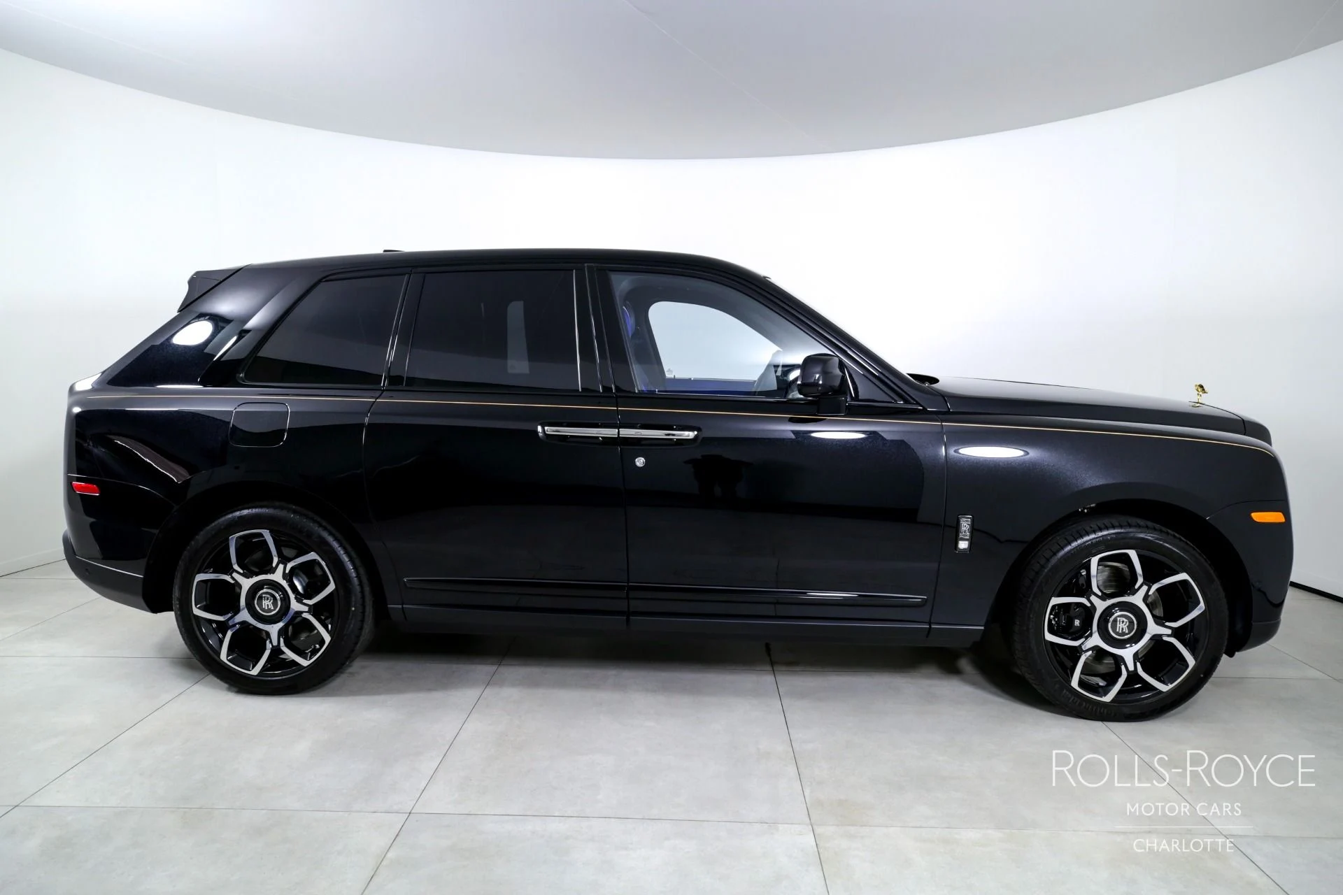 mph009_3943643956_Used_2024_Rolls_Royce_Black_Badge_Cullinan_1746544897_42963ccc39
