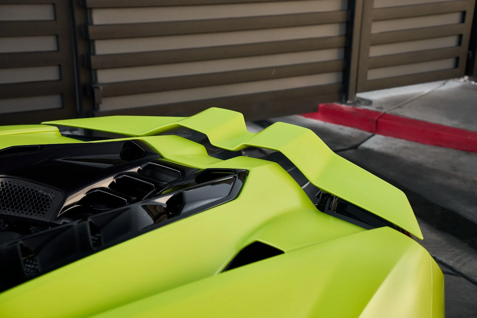 mph009_3944506728_Used_2024_Lamborghini_Revuelto_1763604696_de7b878137