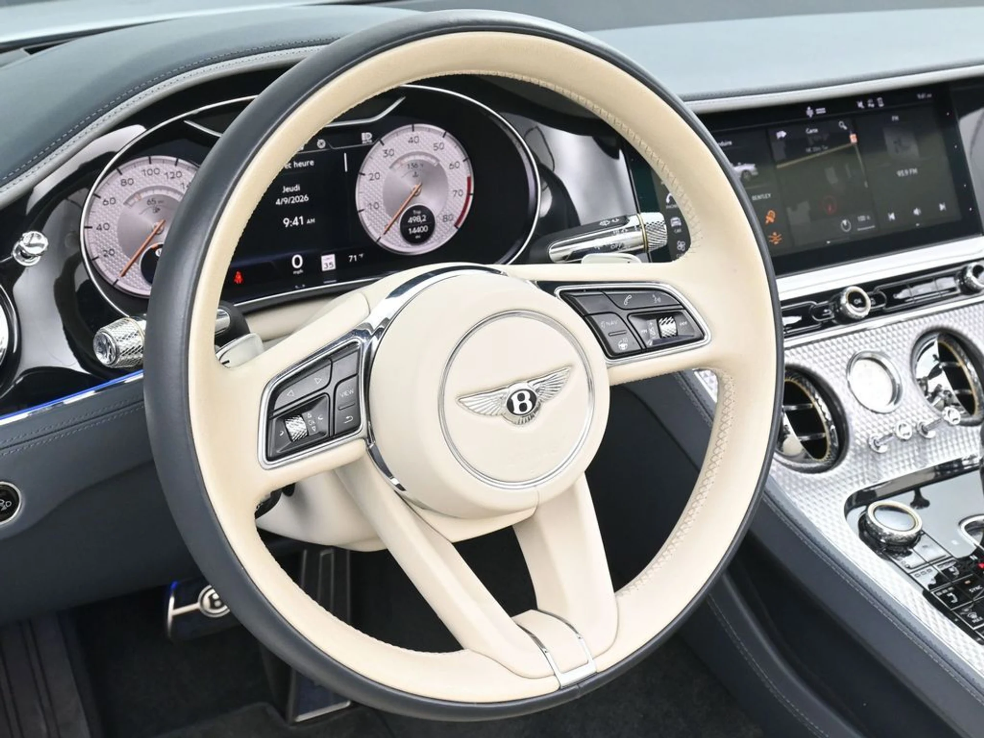 mph009_3945989485_66cfc183d798425468bcd5e60a816100x_fc74a23442