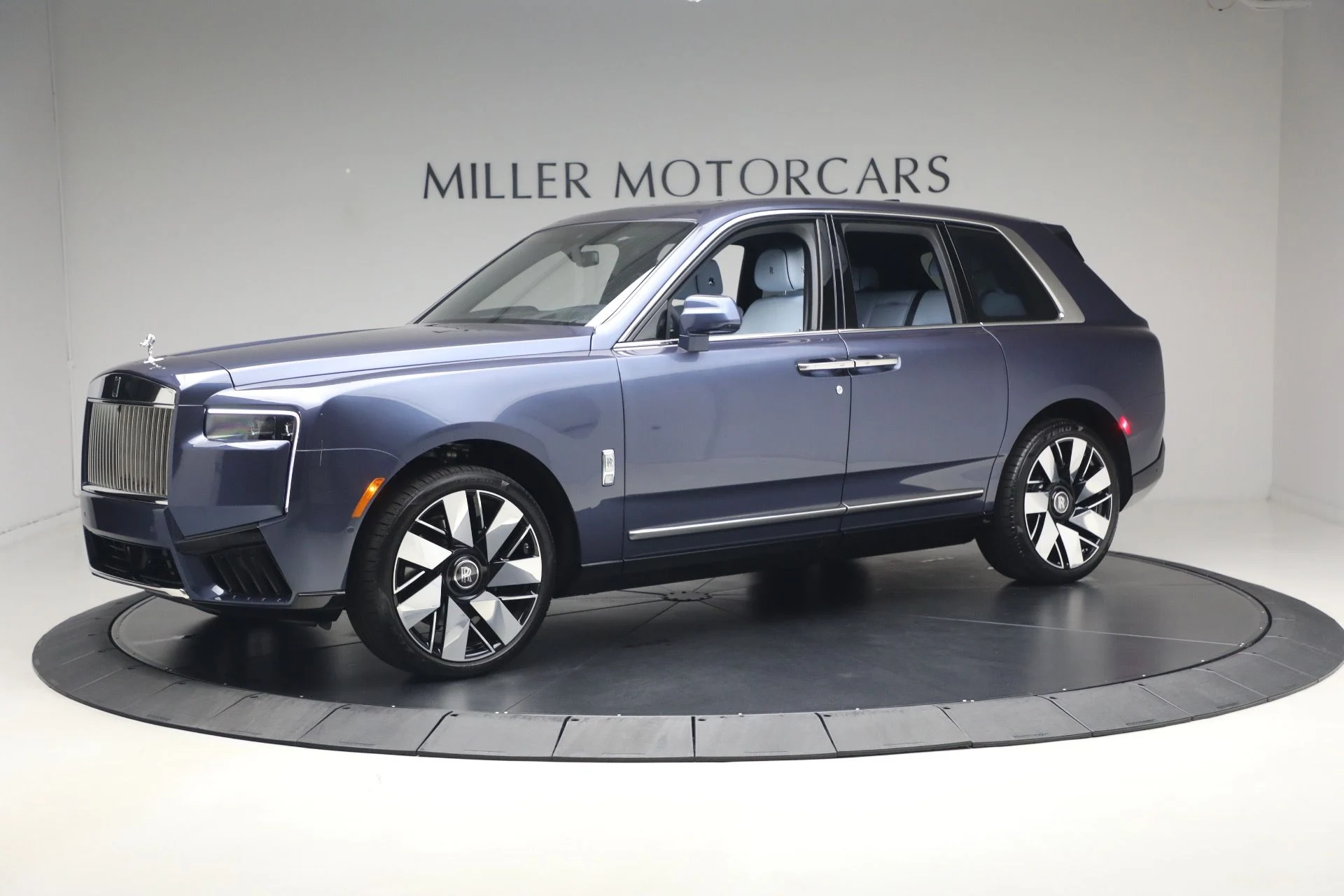 mph009_3948770188_Used_2025_Rolls_Royce_Cullinan_ed78320512