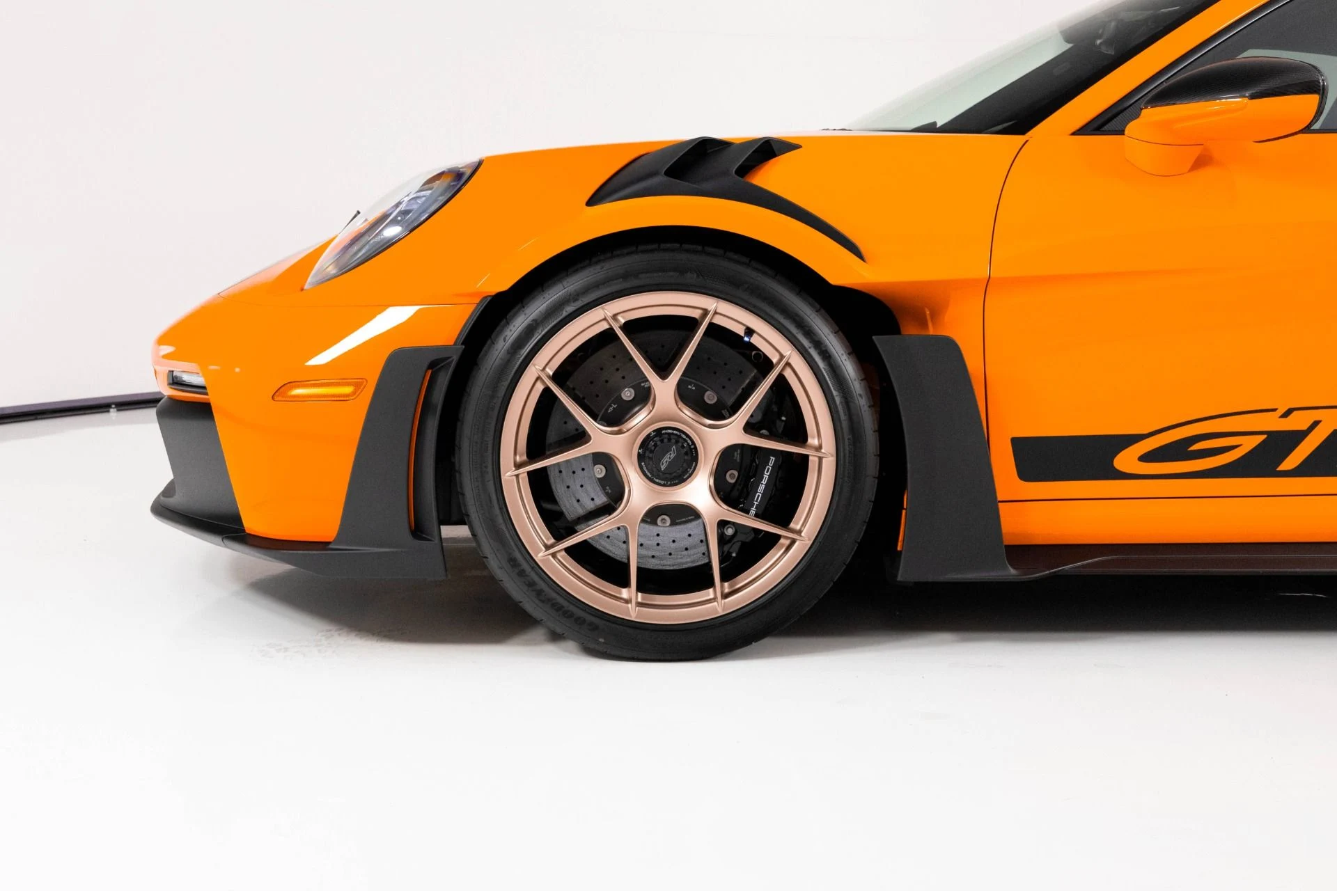 mph009_3949034242_Used_2024_Porsche_911_GT_3_RS_1760133541_66437abe32