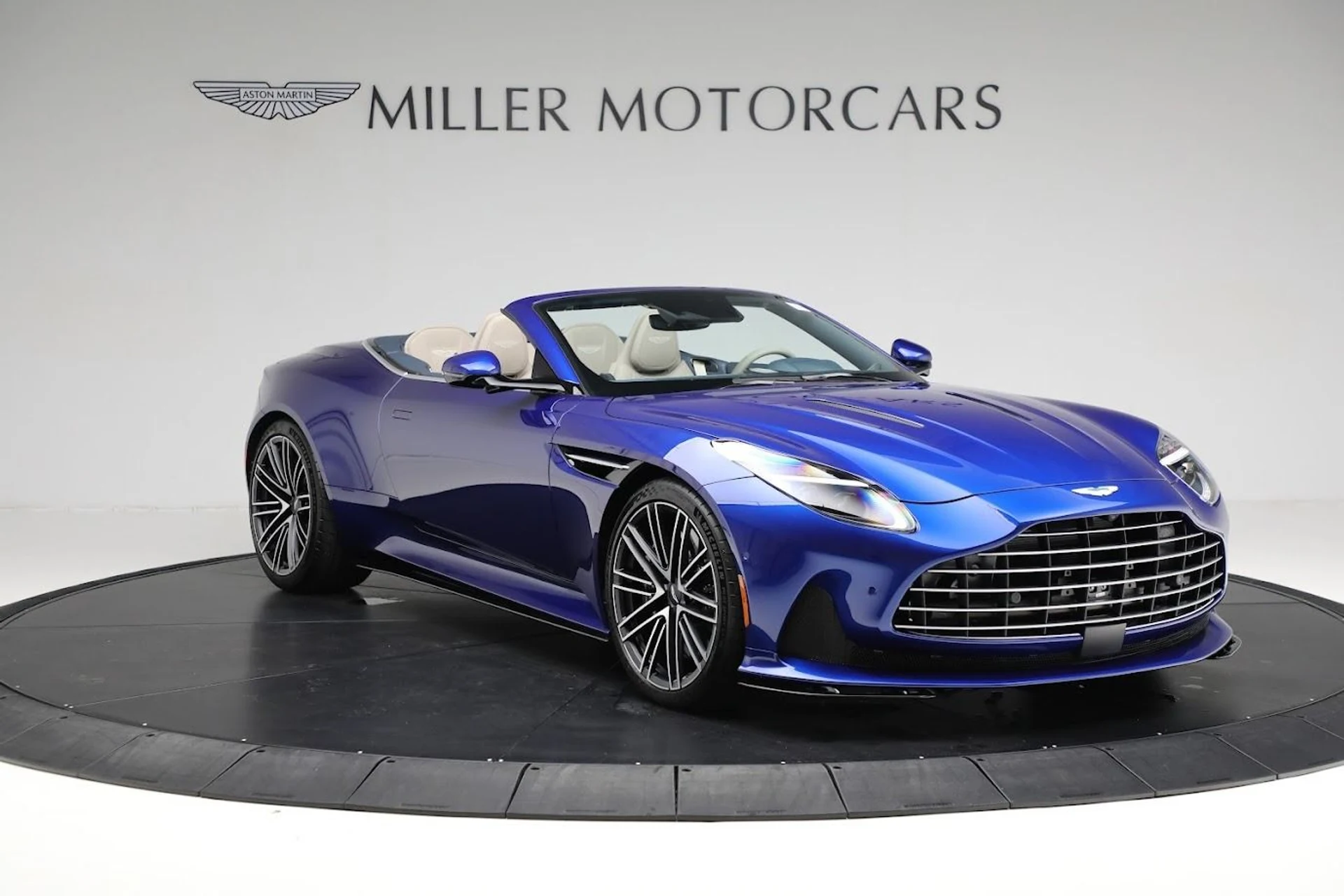 mph009_3956601549_Used_2024_Aston_Martin_DB_12_Volante_c9faae5aa1