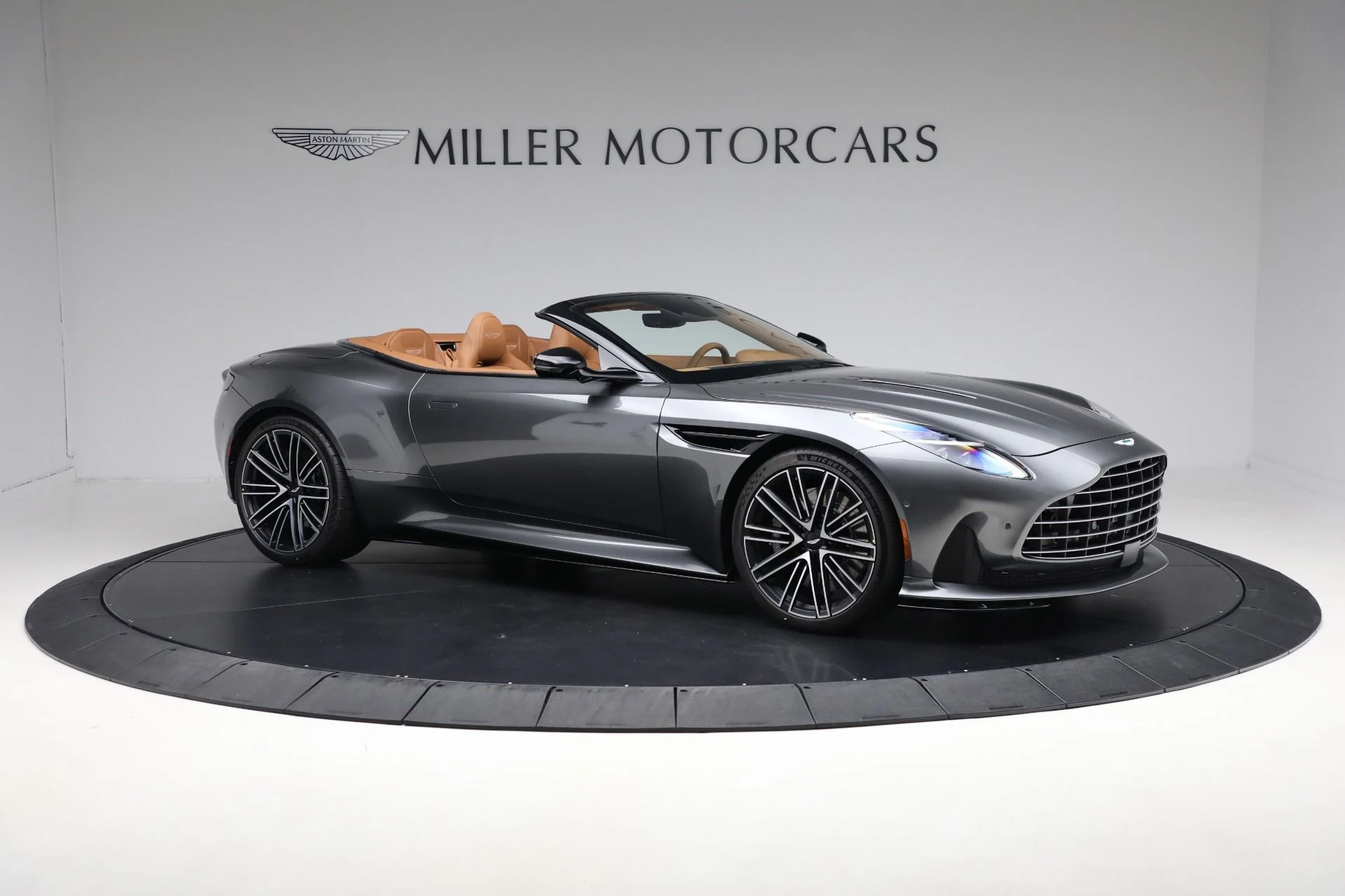 mph009_3956820513_New_2025_Aston_Martin_DB_12_Volante_8d4f44e345