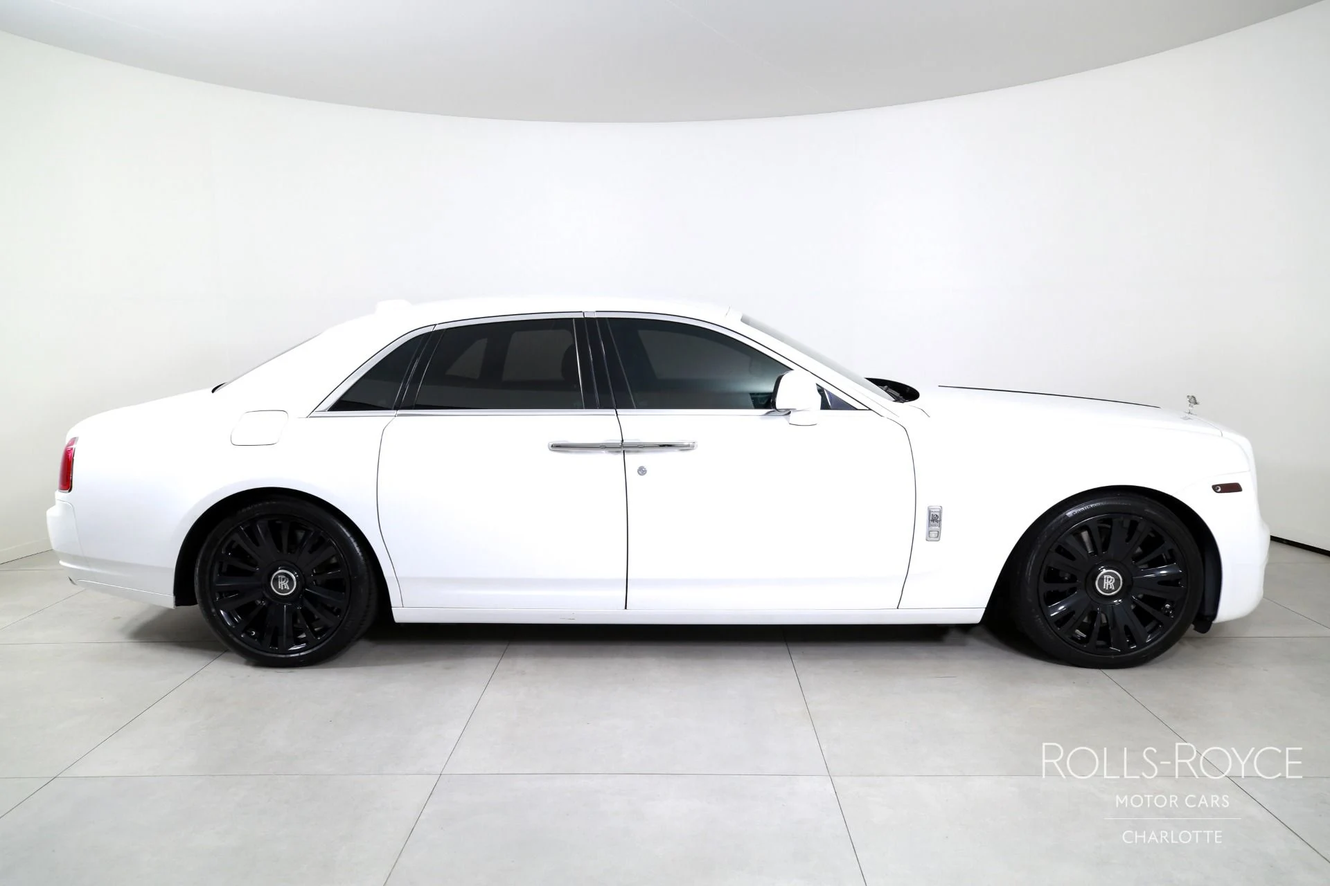 mph009_3958586578_Used_2019_Rolls_Royce_Ghost_1783112154_4dcca2f77d