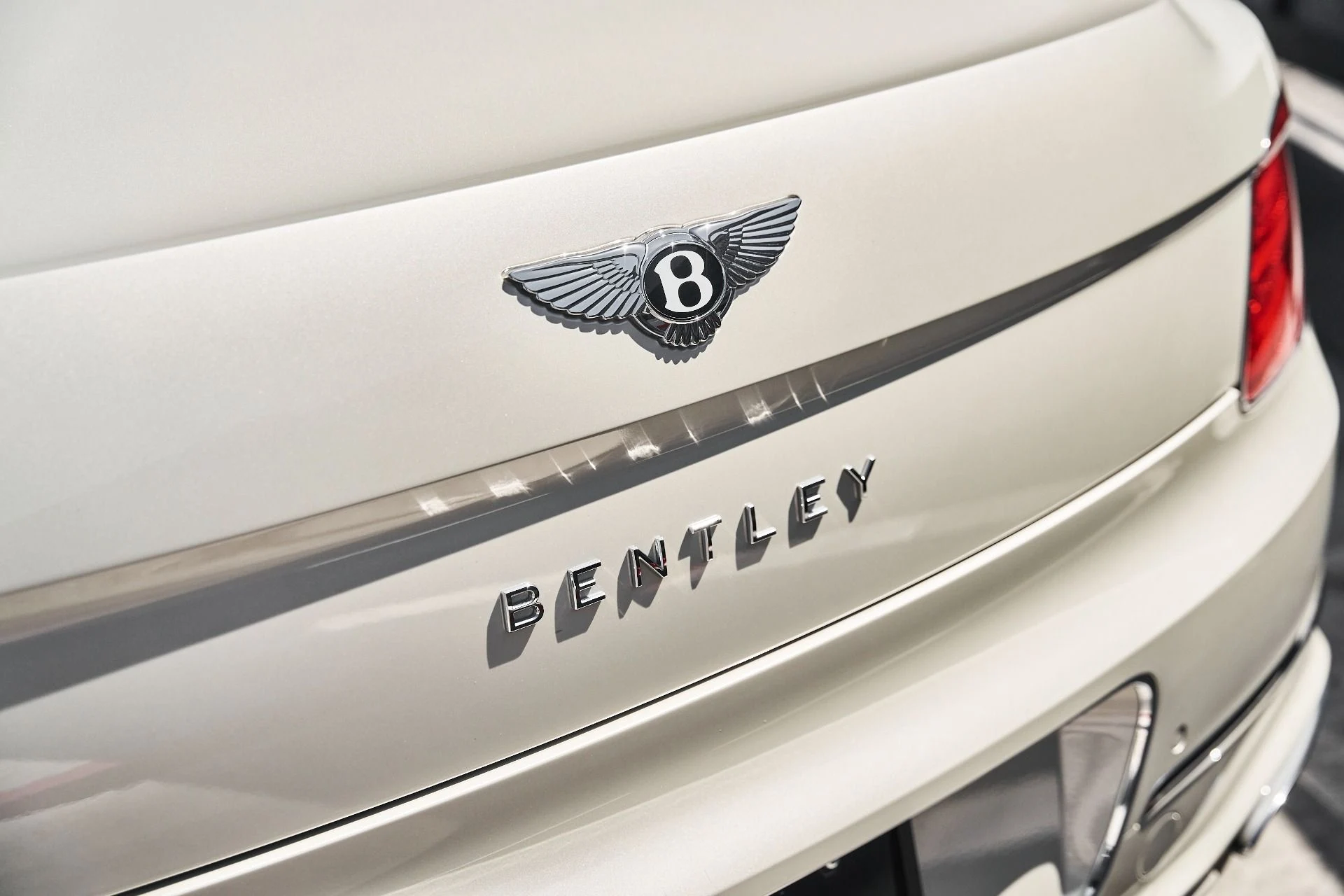 mph009_396018526_Used_2022_Bentley_Flying_Spur_W12_1781228994_1ea11a212f