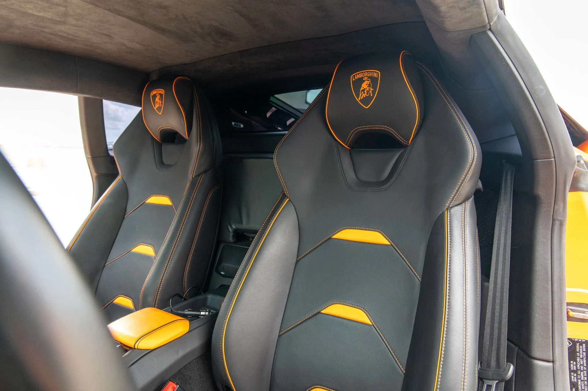 mph009_3960567858_Used_2021_Lamborghini_Huracan_EVO_1753824342_3ef8ac7404