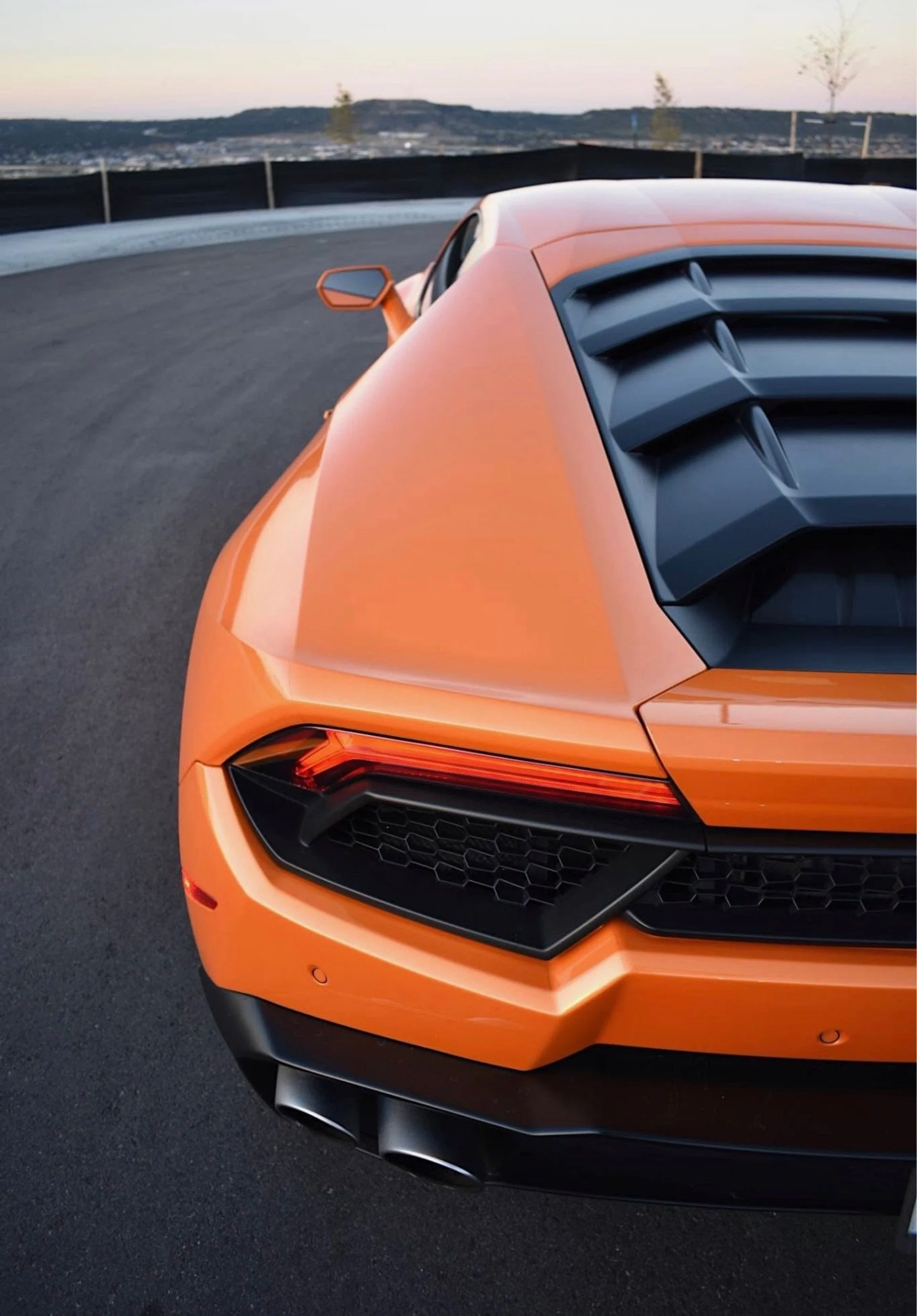 mph009_3977713889_Used_2017_Lamborghini_Huracan_LP_580_2_1760977130_d092561e07