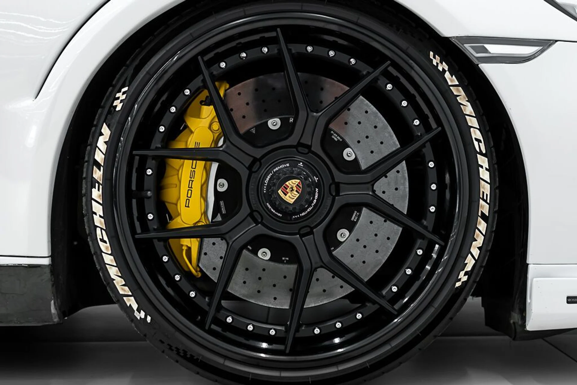 mph009_3981313349_porsche_911_2018_jpg_v_1773863537_c211bb7dee