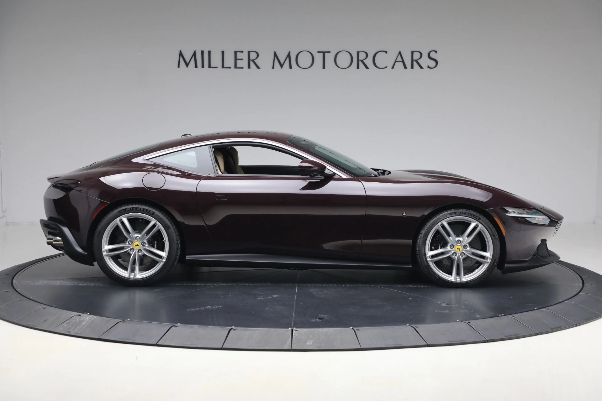 mph009_3981498072_Used_2023_Ferrari_Roma_1767375733_08c8bd906e