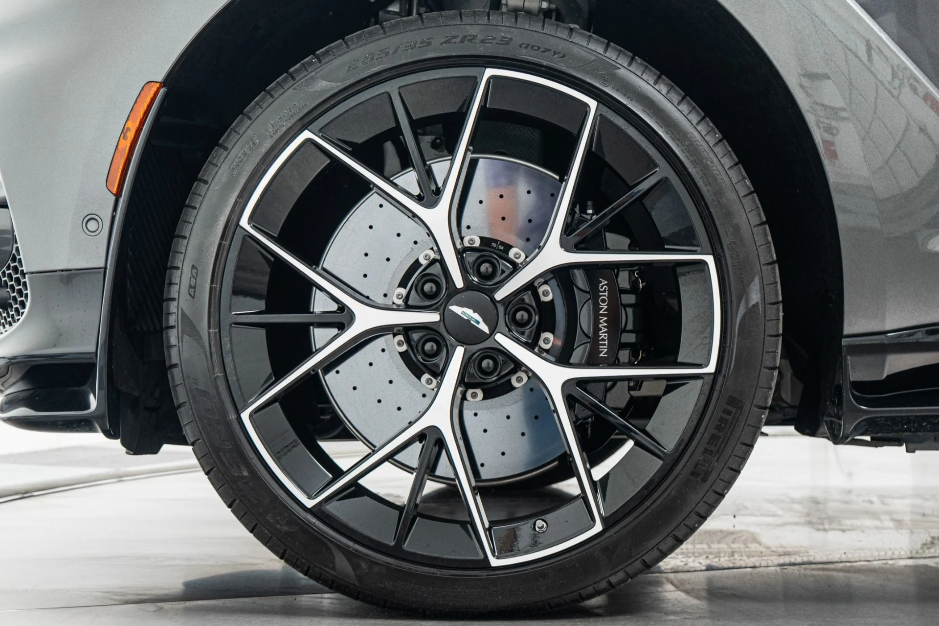 mph009_3983754437_Used_2025_Aston_Martin_DBX_707_1780350121_03fe5f2684