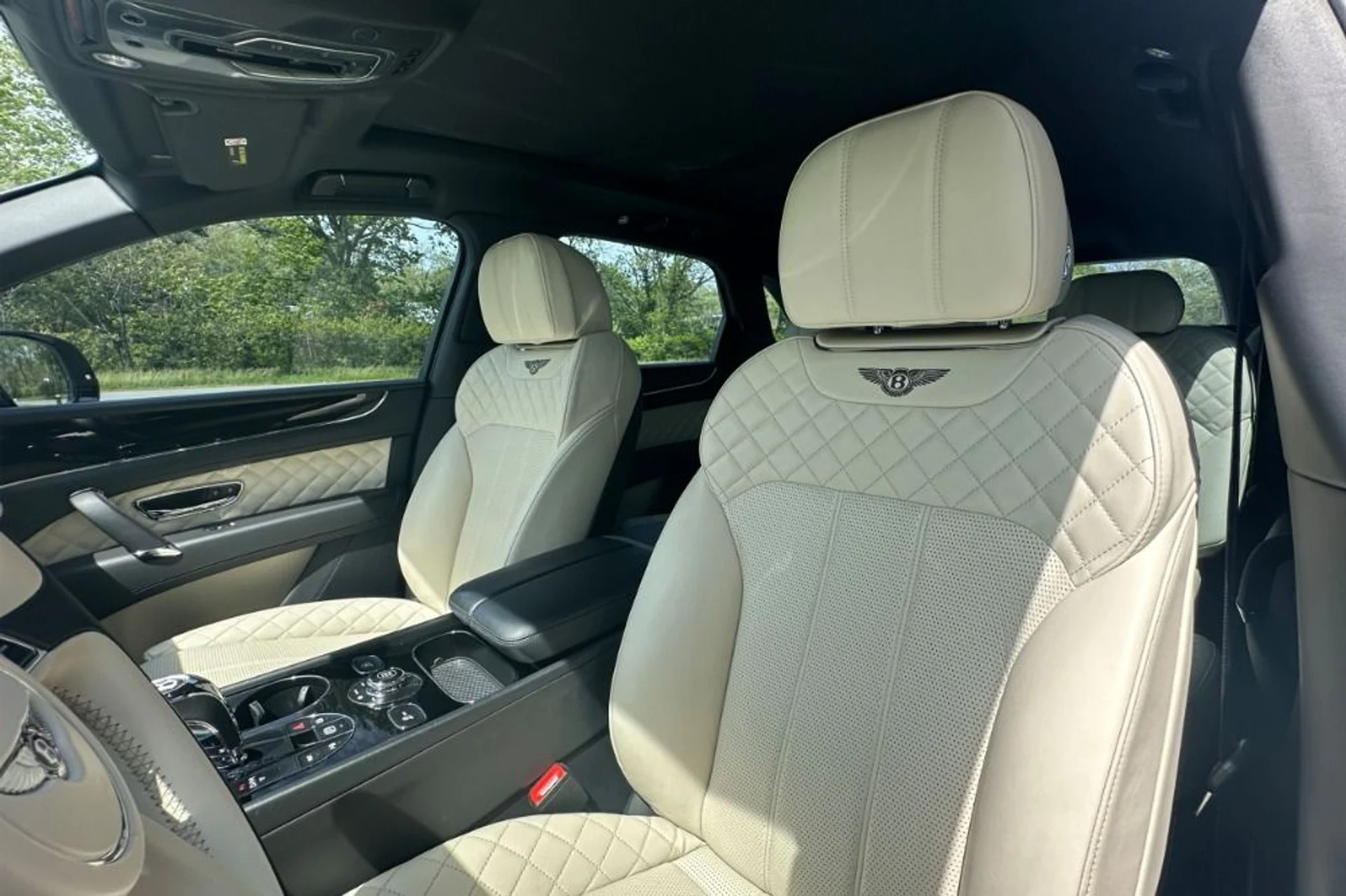 mph009_3995025213_Used_2019_Bentley_Bentayga_V8_1778775400_5b227d7868