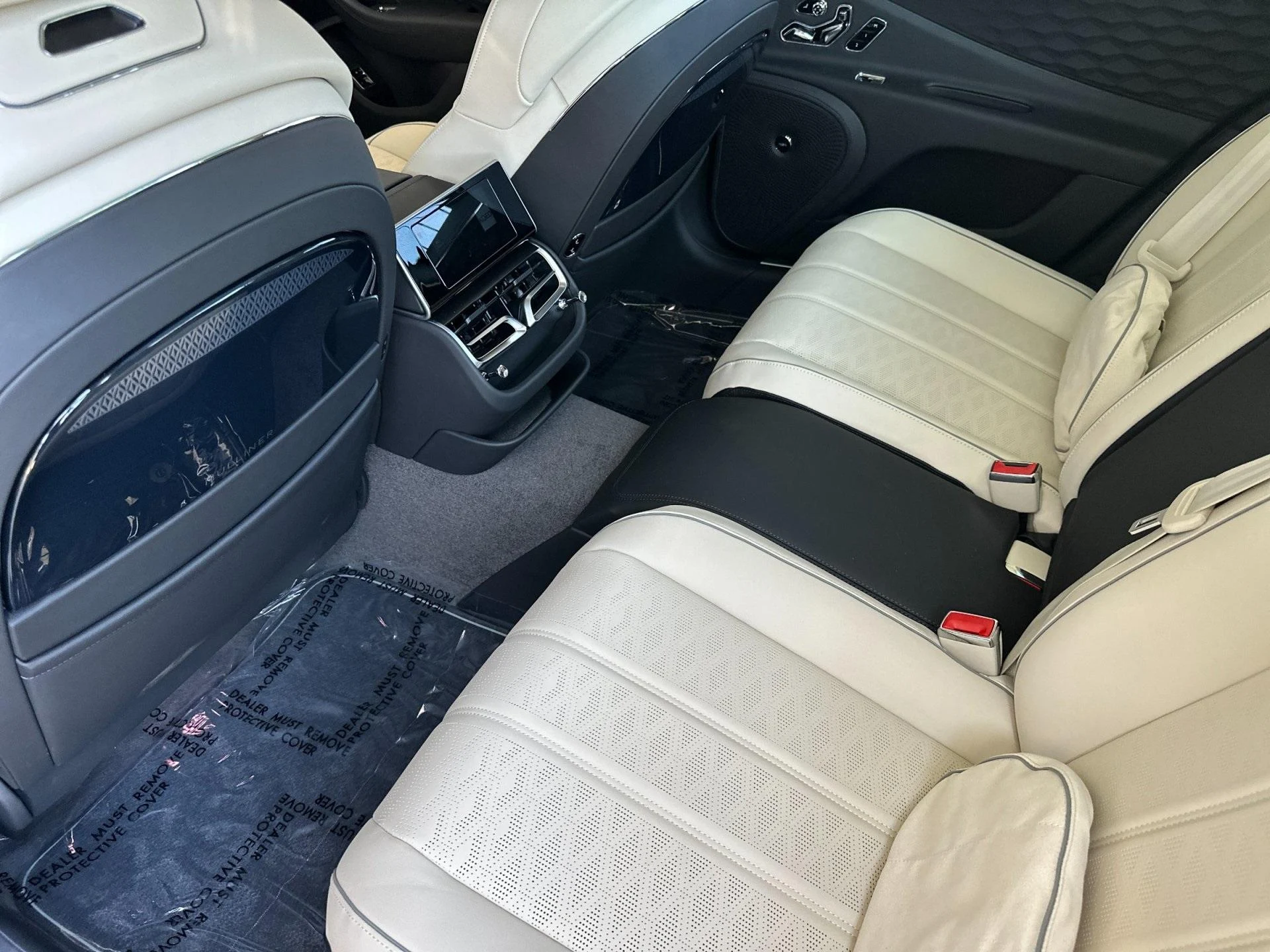 mph009_4001974018_New_2025_Bentley_Flying_Spur_Speed_1760603939_6c41911b47