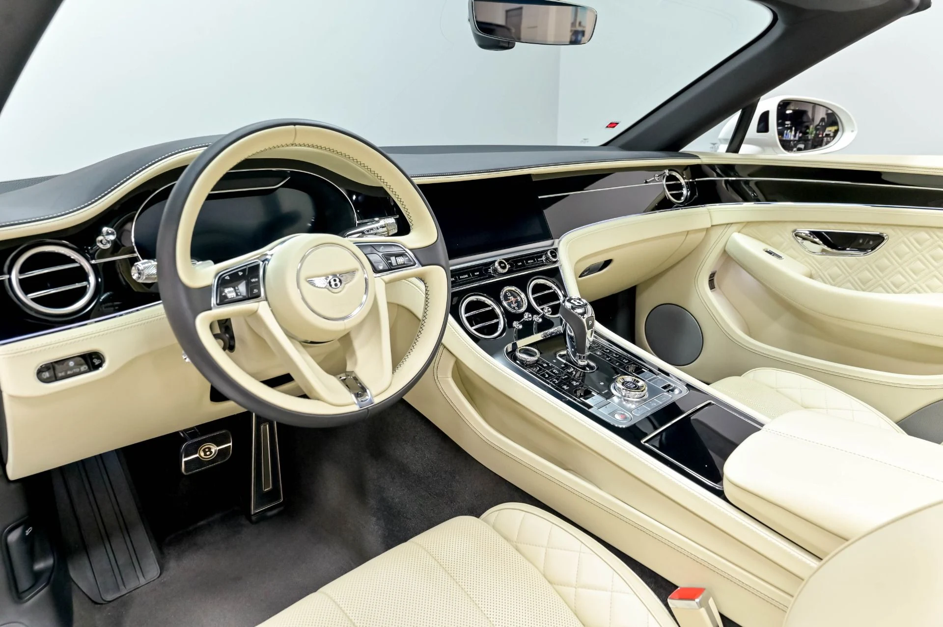 mph009_4004154523_Used_2020_Bentley_Continental_GT_V8_1780589697_789c30a8d0