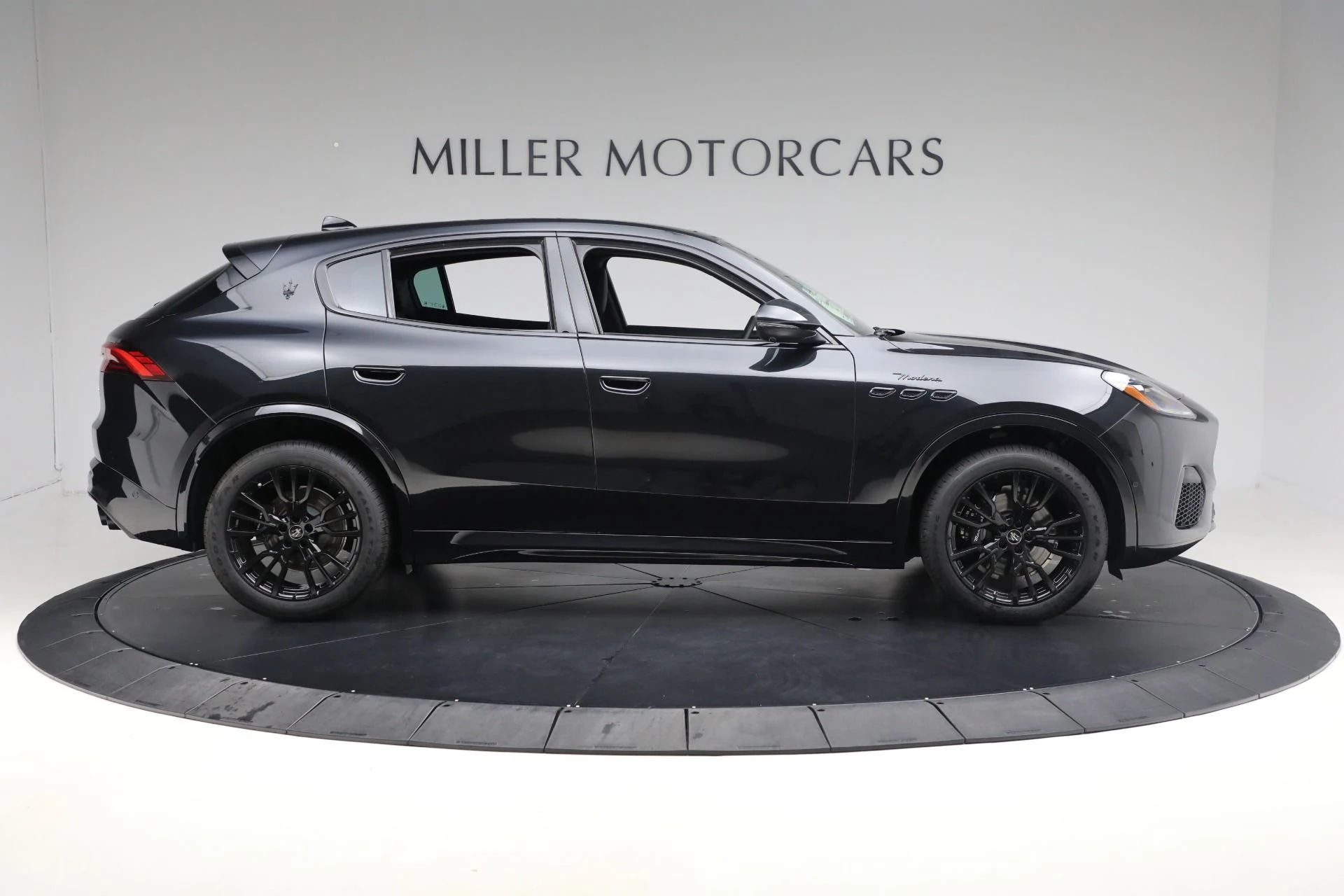 mph009_4005423499_New_2025_Maserati_Grecale_Modena_35b82ffcbe