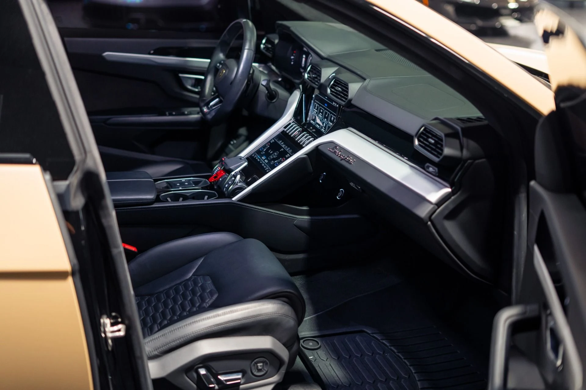 mph009_4017033499_Used_2020_Lamborghini_Urus_1784575479_cefdf5abb3