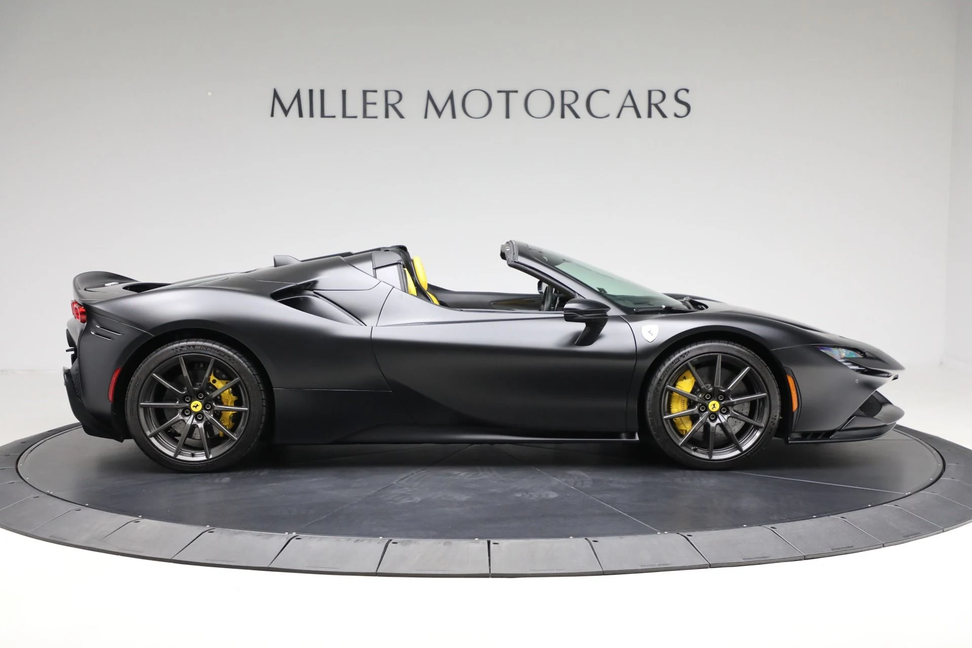 mph009_40301547_Used_2022_Ferrari_SF_90_Spider_44ae0d79df