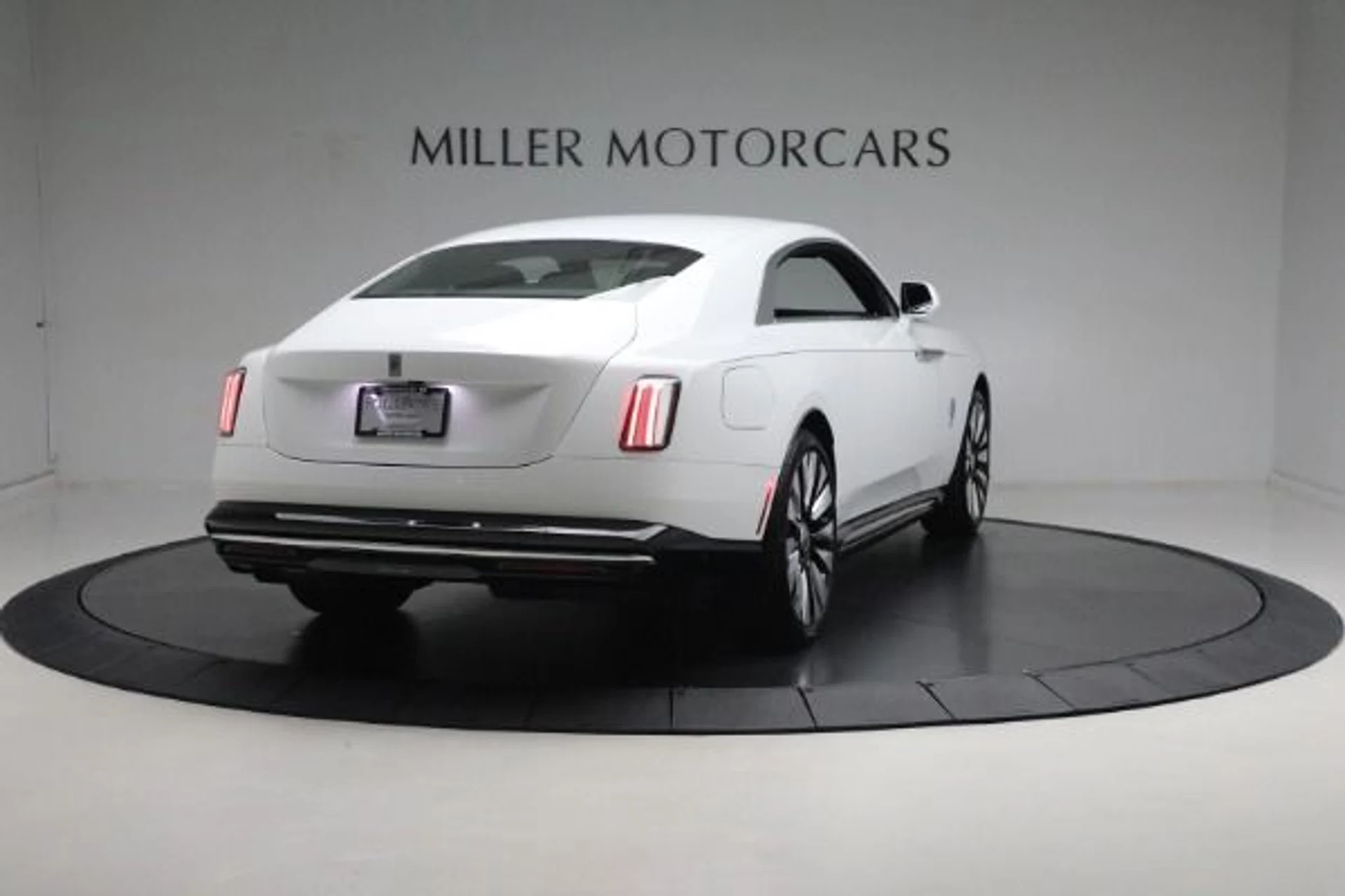 mph009_4032029852_Used_2024_Rolls_Royce_Spectre_fe5f6691f2