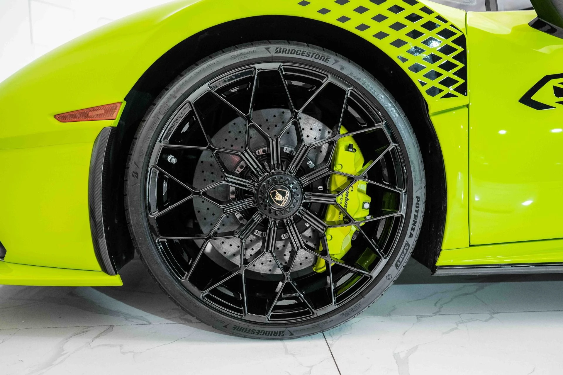mph009_4037105328_Used_2022_Lamborghini_Huracan_STO_Coupe_1765561049_949f1e31f2