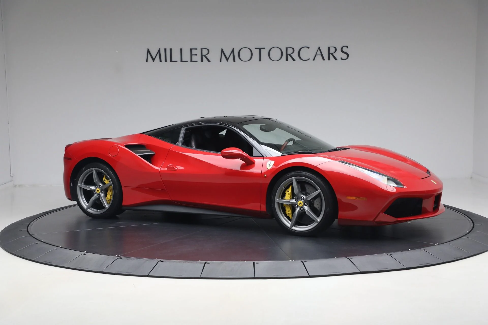 mph009_4047807074_Used_2018_Ferrari_488_GTB_1785949713_4562330b41