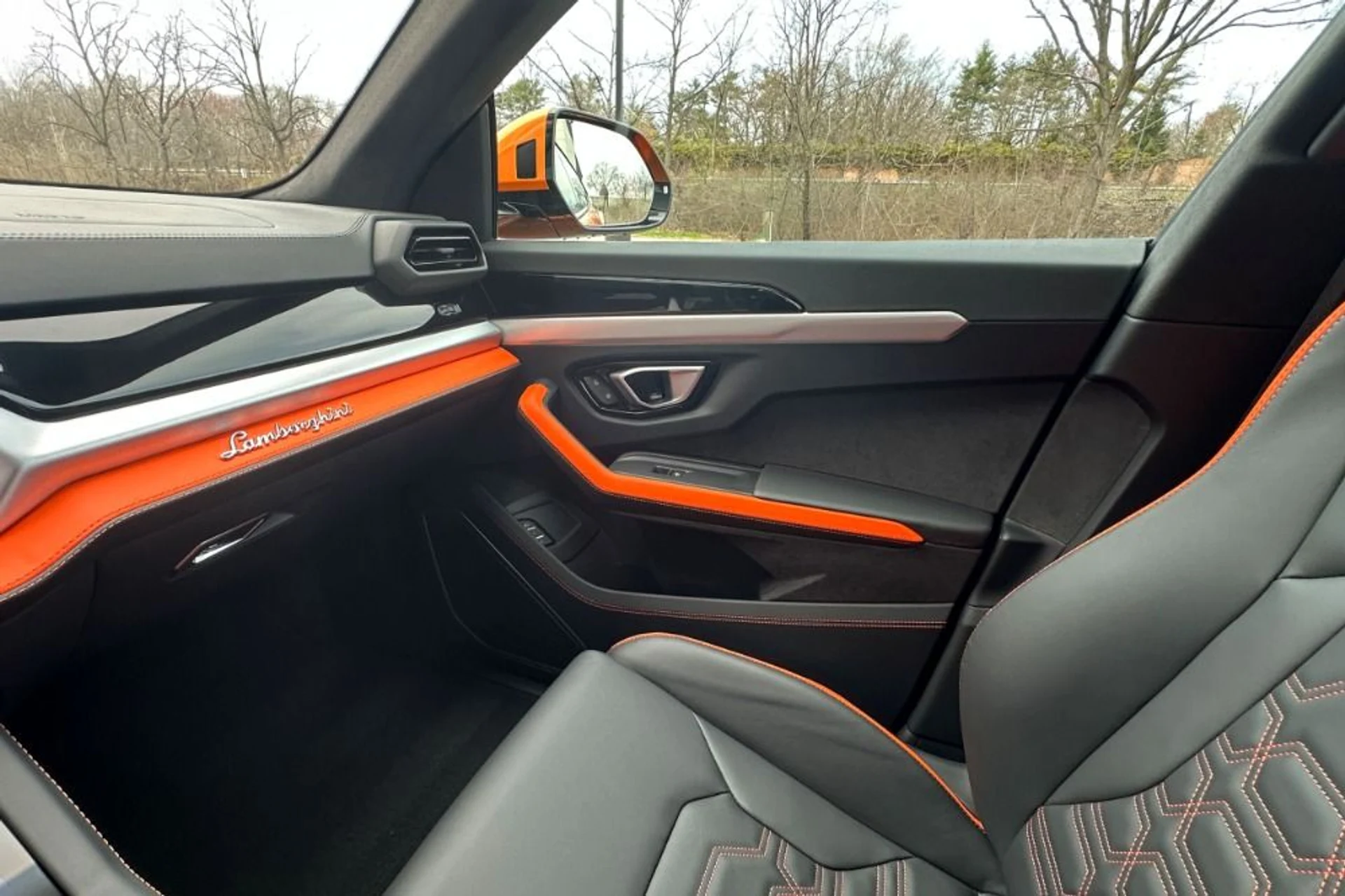 mph009_4048072079_New_2026_Lamborghini_Urus_SE_1776108765_04cffc3235