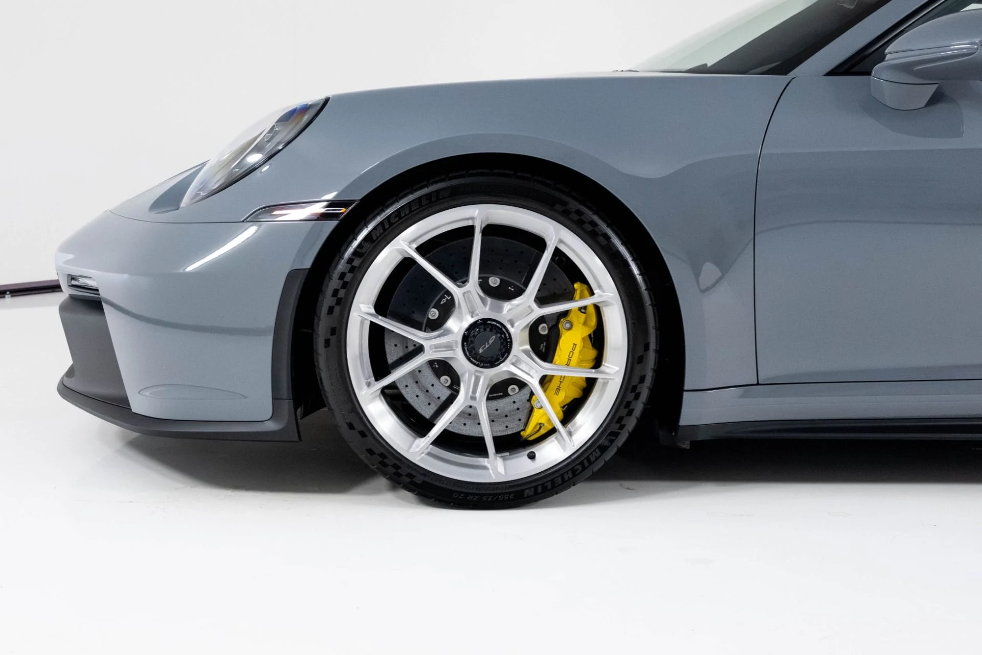 mph009_4050408008_Used_2024_Porsche_911_GT_3_1760998093_623ba0e764