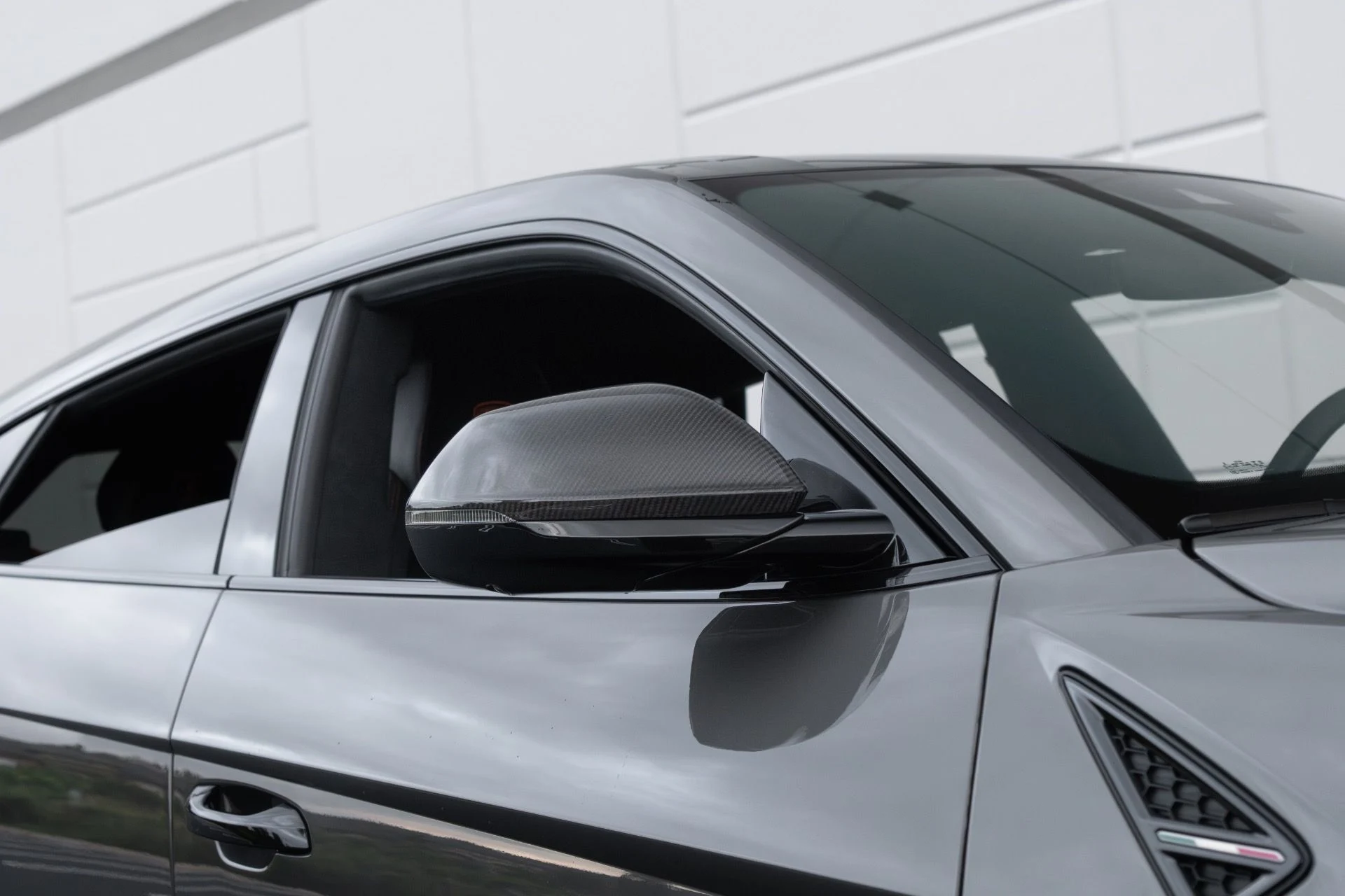 mph009_4062019594_Used_2023_Lamborghini_Urus_Performante_1764644913_36bd721ca4