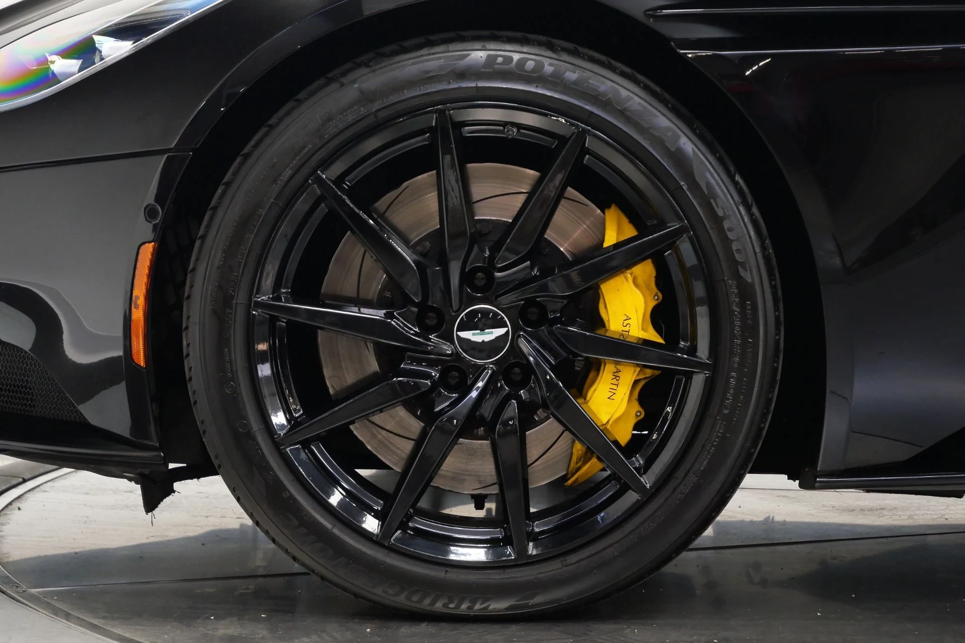 mph009_4062580799_Used_2020_Aston_Martin_DB_11_Volante_Gloss_Black_Trim_Electron_Yellow_Stitching_1776805913_c23e5ba69f