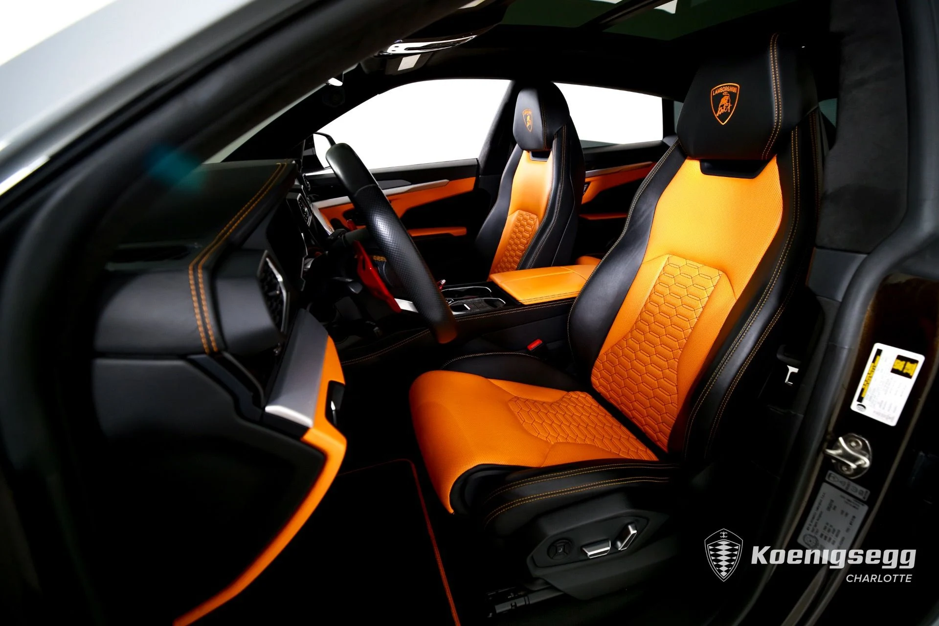 mph009_4064349792_Used_2019_LAMBORGHINI_URUS_1760989732_4302405e25