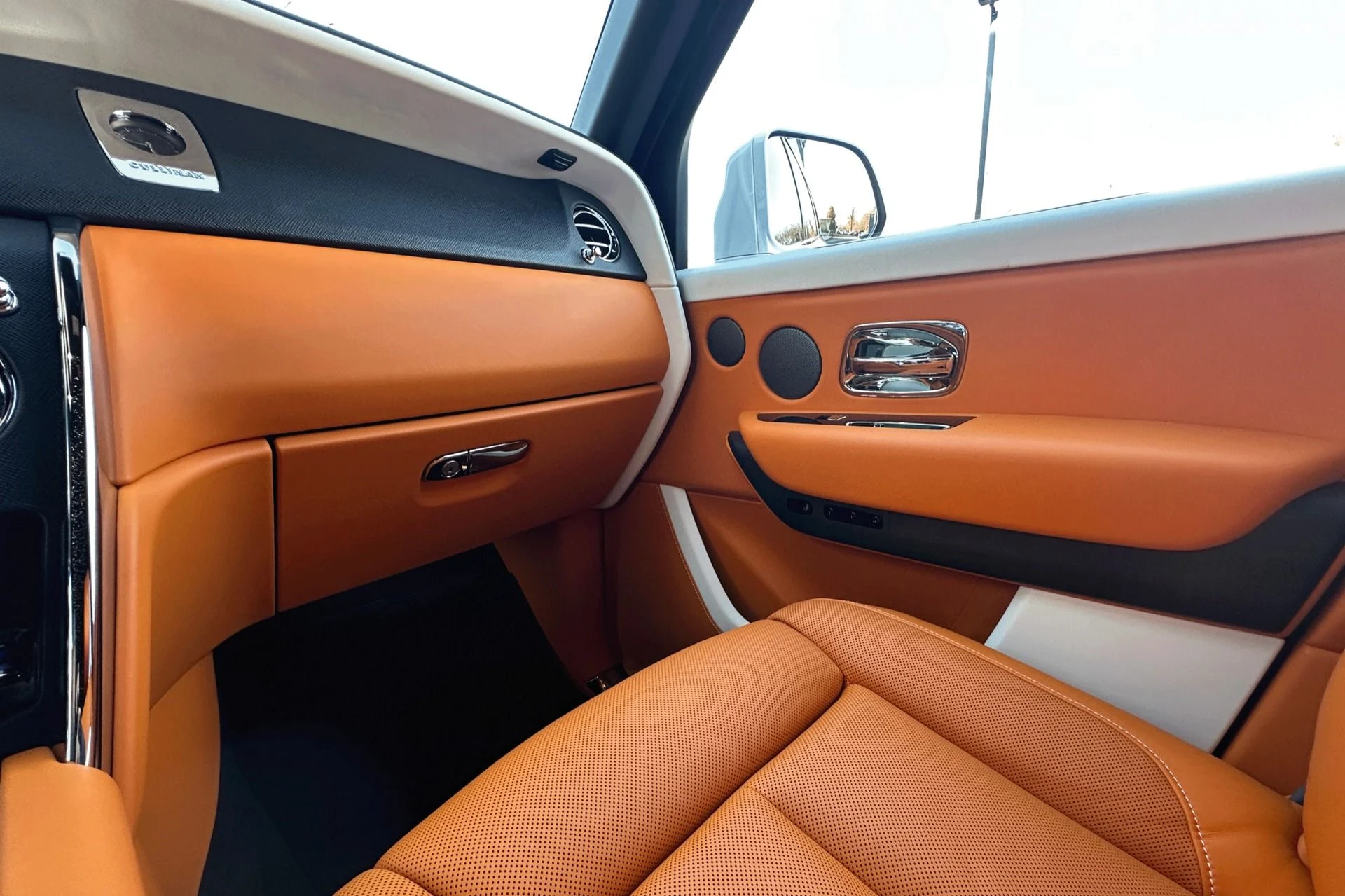 mph009_4068949594_Used_2024_Rolls_Royce_Cullinan_1764747349_2ca16c1f74