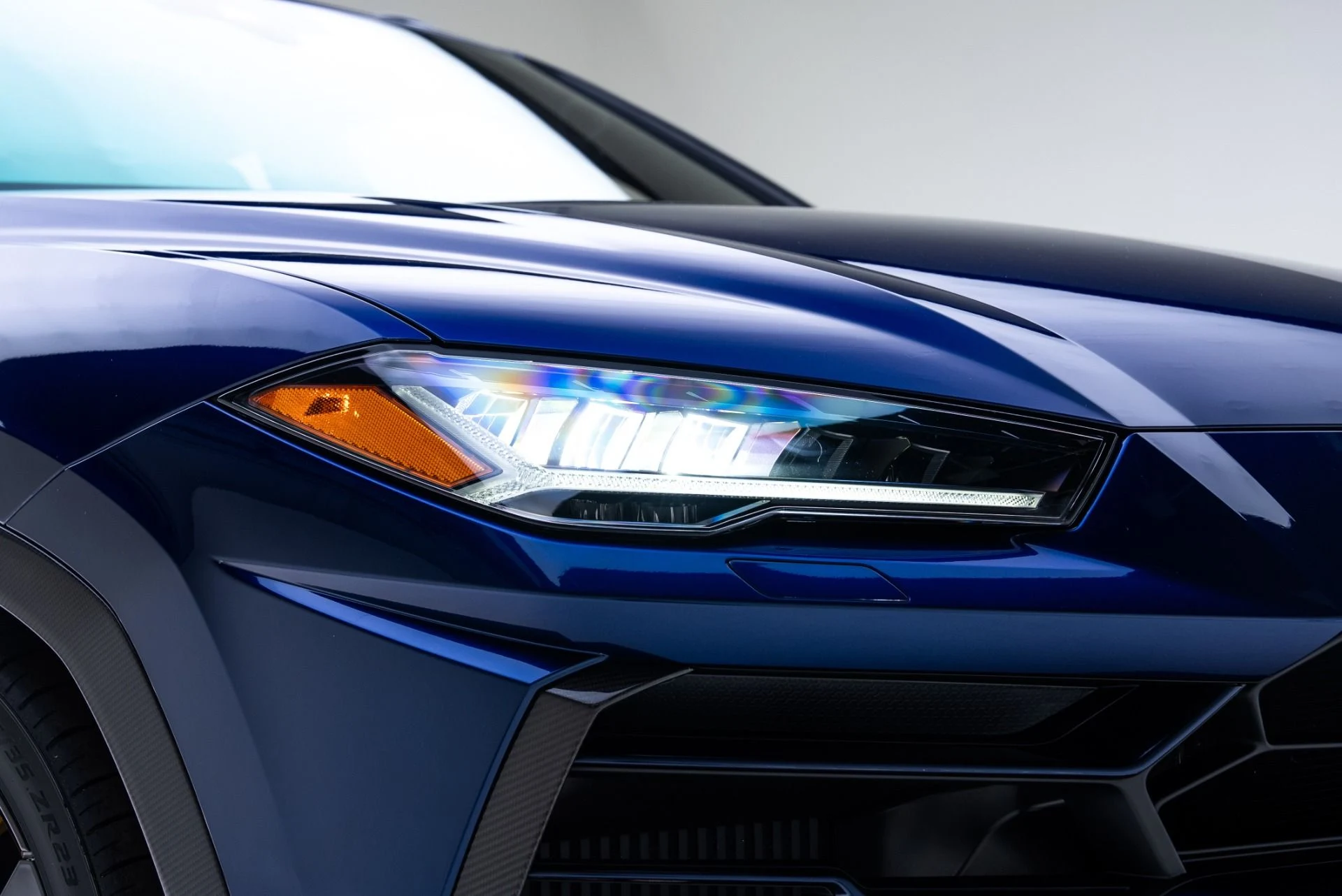 mph009_4071992216_Used_2022_Lamborghini_Urus_1775598124_08cd7620f3