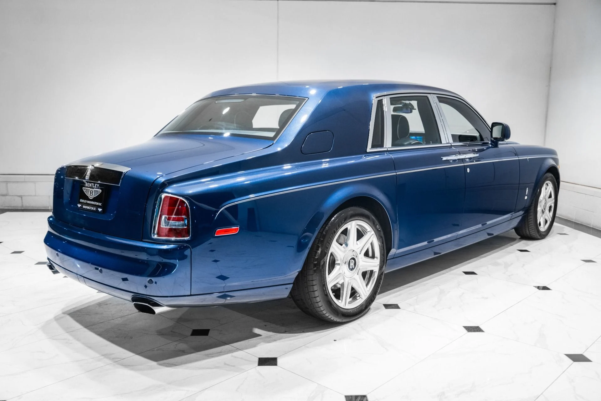mph009_407720548_Used_2011_Rolls_Royce_Phantom_1782236449_981119532a