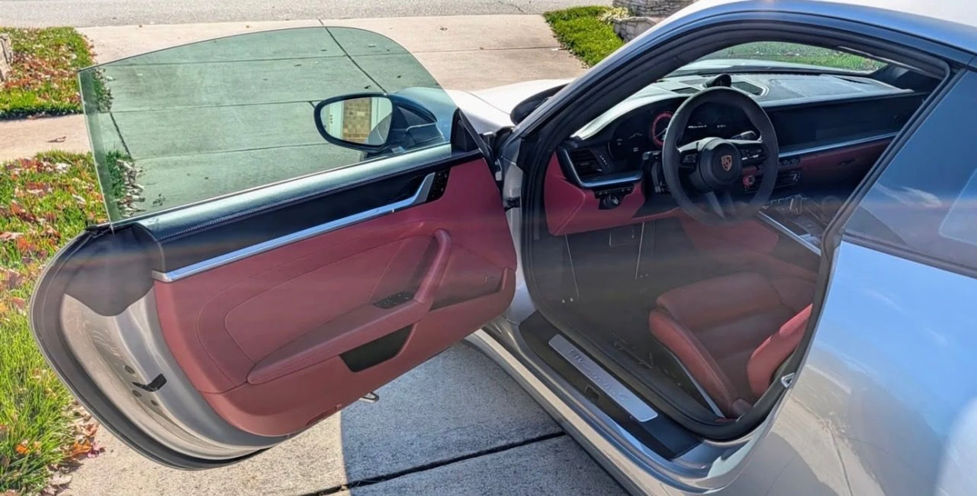 mph009_4077852346_Used_2020_Porsche_911_Carrera_S_1764109699_11a799821a