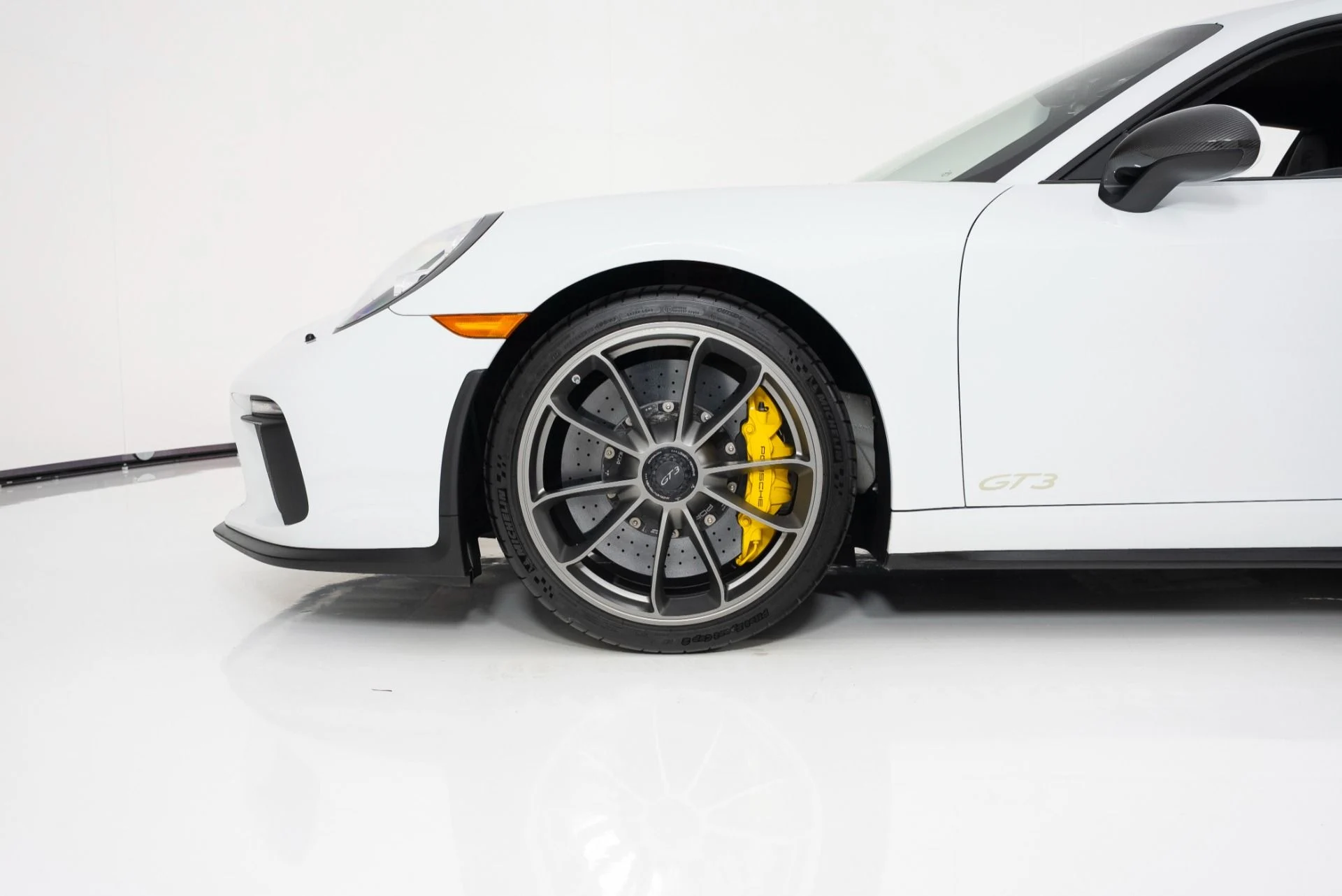 mph009_4078795954_Used_2018_Porsche_911_GT_3_1758566956_cb4b1ea09c