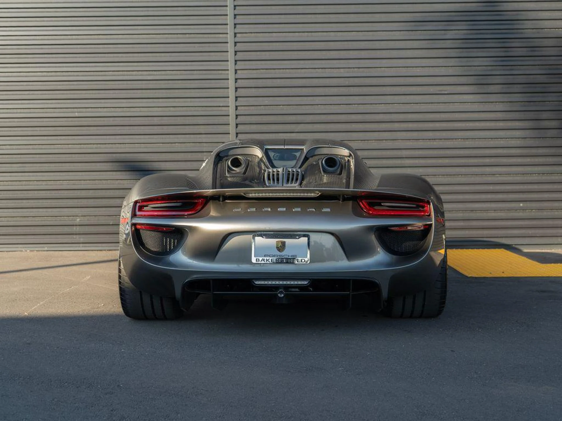 mph009_408877616_b_Sed_Ut_zg_Va_Wfov_V_p_L_Fjn6_FX_0_7947af96e7