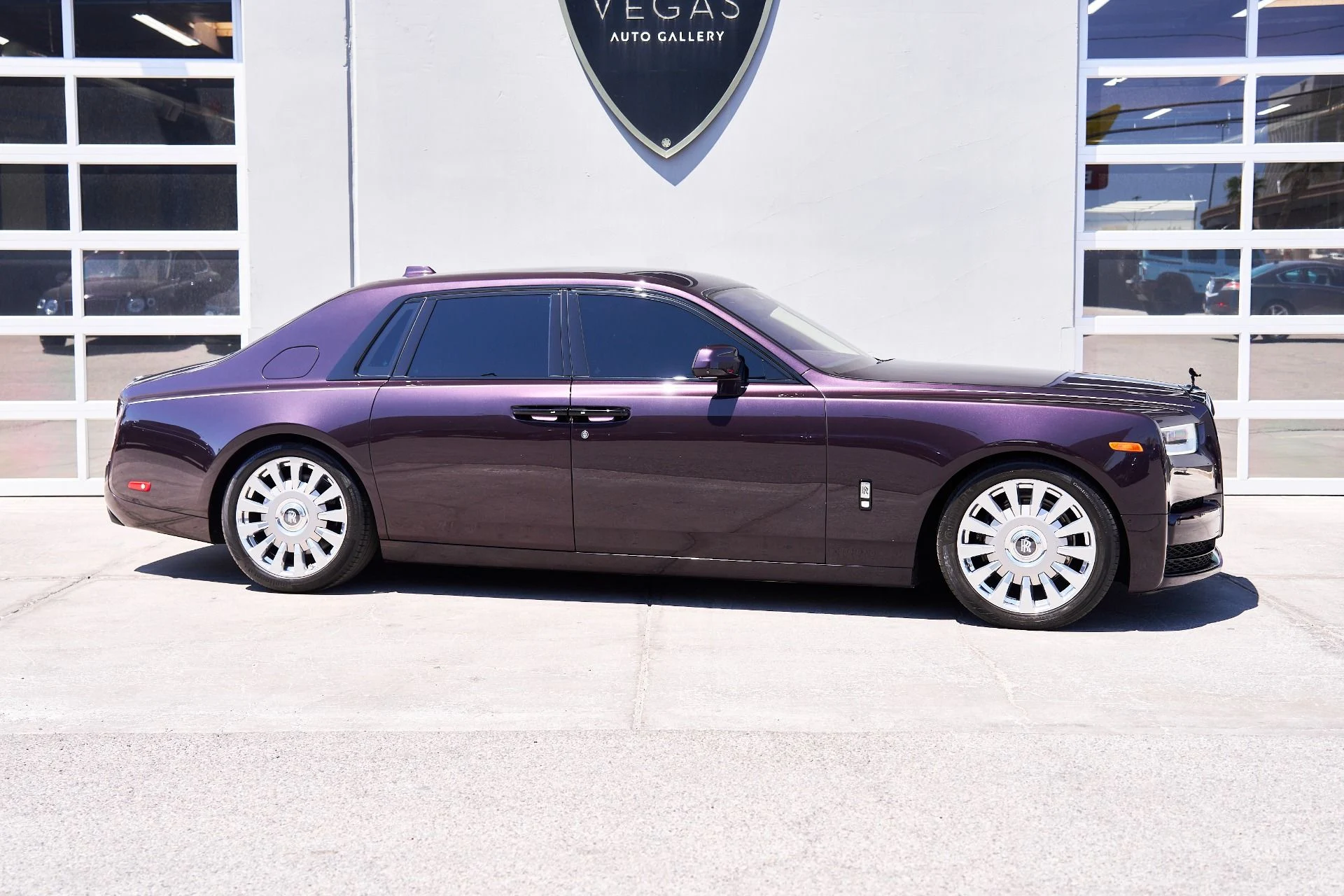 mph009_4089854983_Used_2019_Rolls_Royce_Phantom_Base_1747772635_ba3fdd8930