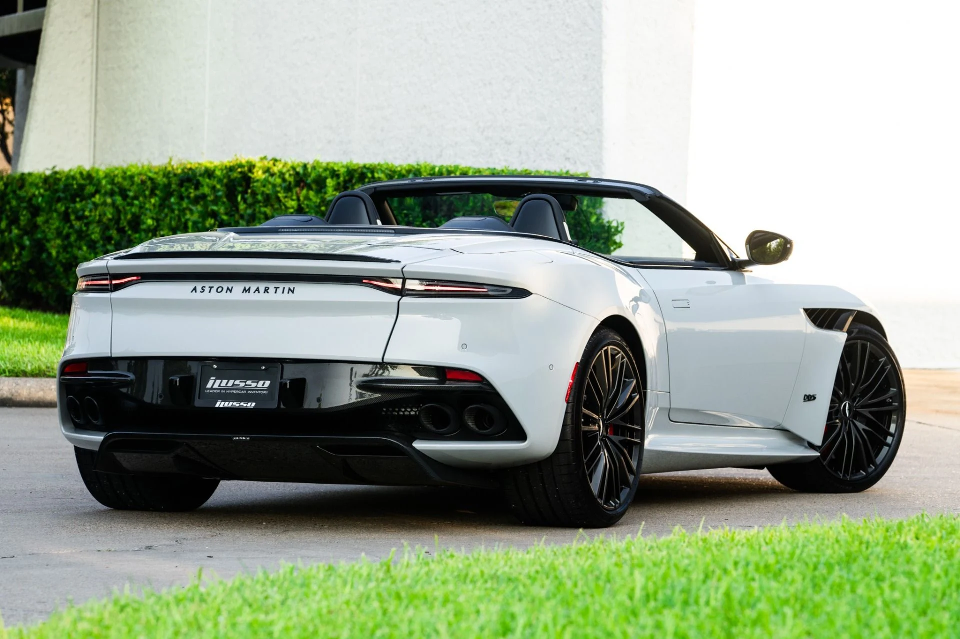 mph009_4093561672_Used_2023_Aston_Martin_DBS_Volante_1756217476_c183f480f0