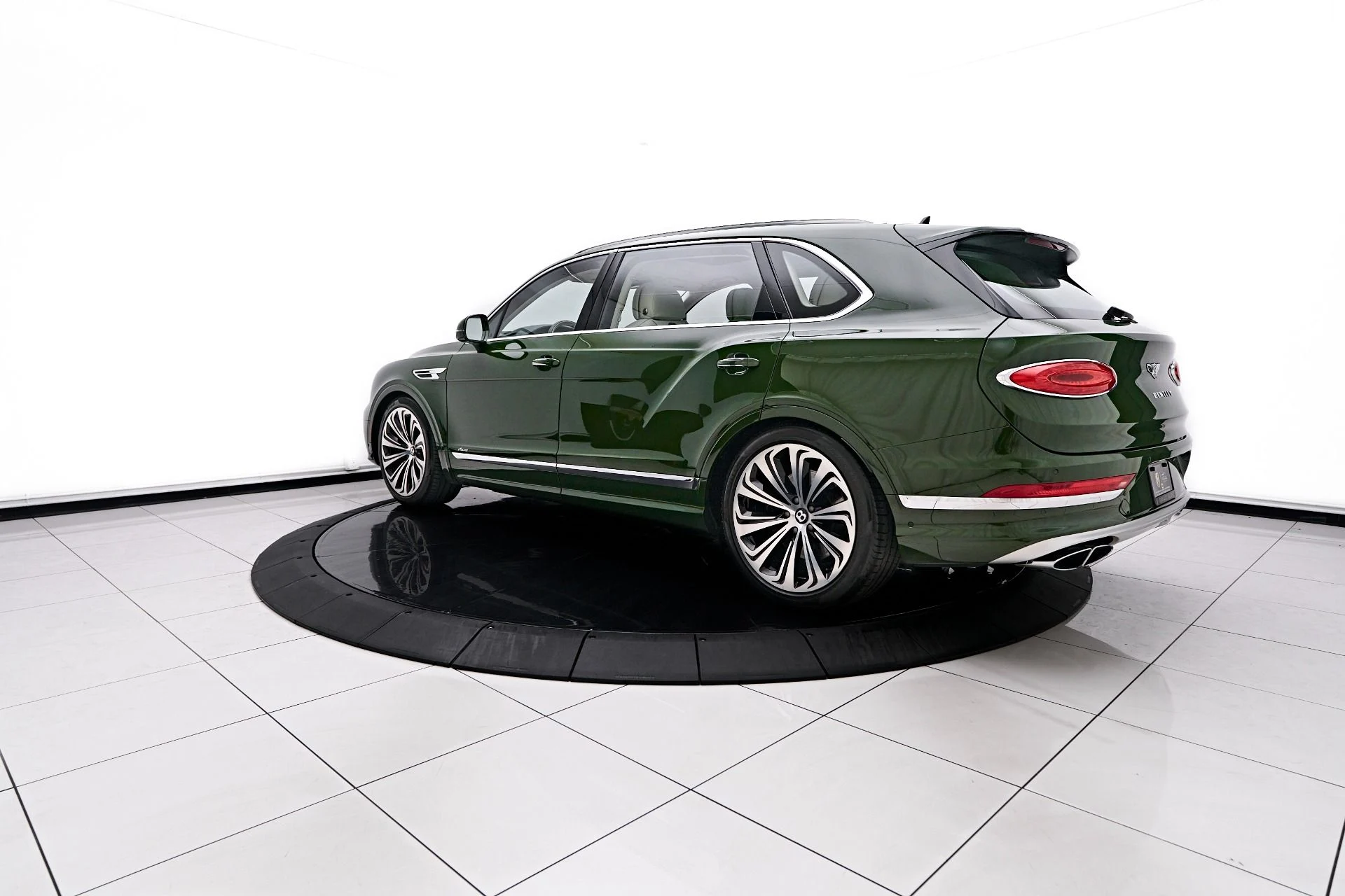 mph009_4101020874_Used_2023_Bentley_Bentayga_EWB_1754782395_9c6682f5e6