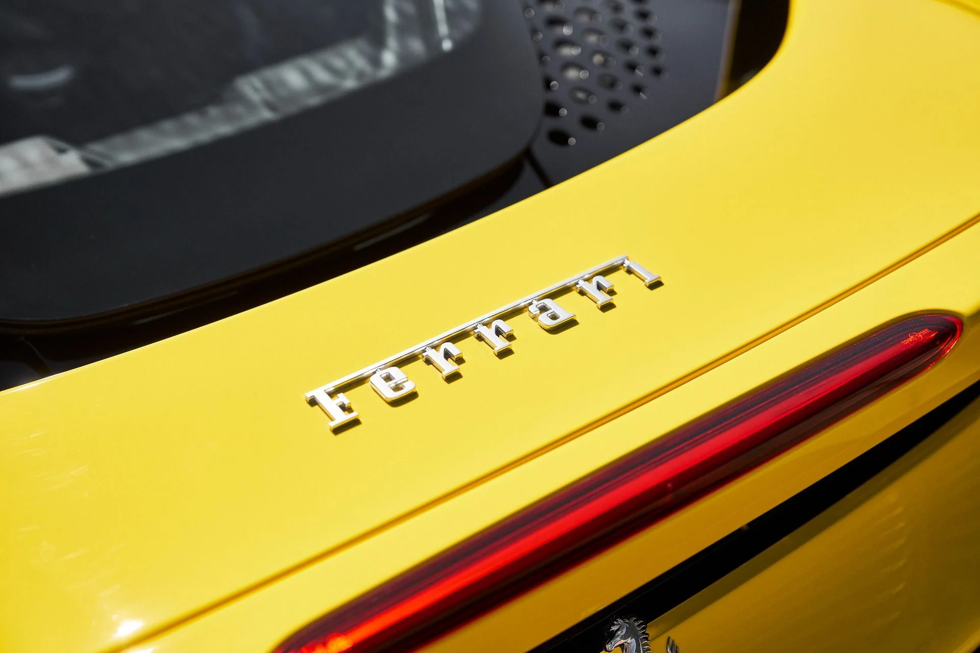 mph009_4117748061_Used_2022_Ferrari_SF_90_Stradale_Base_1762462316_e1701e9c7f